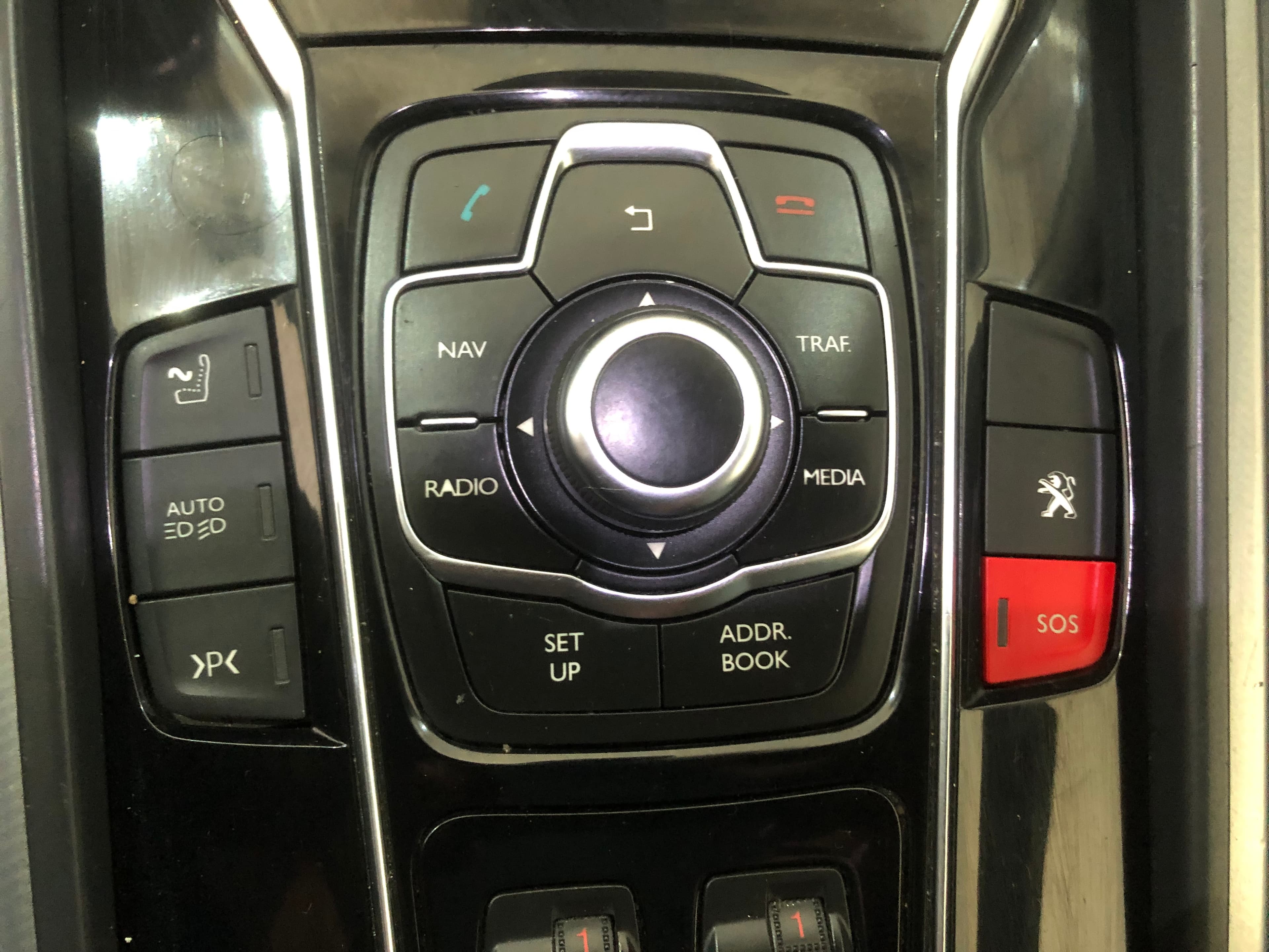 Peugeot 508 RXH Híbrido Diesel · Ano 2012 — imagem 31