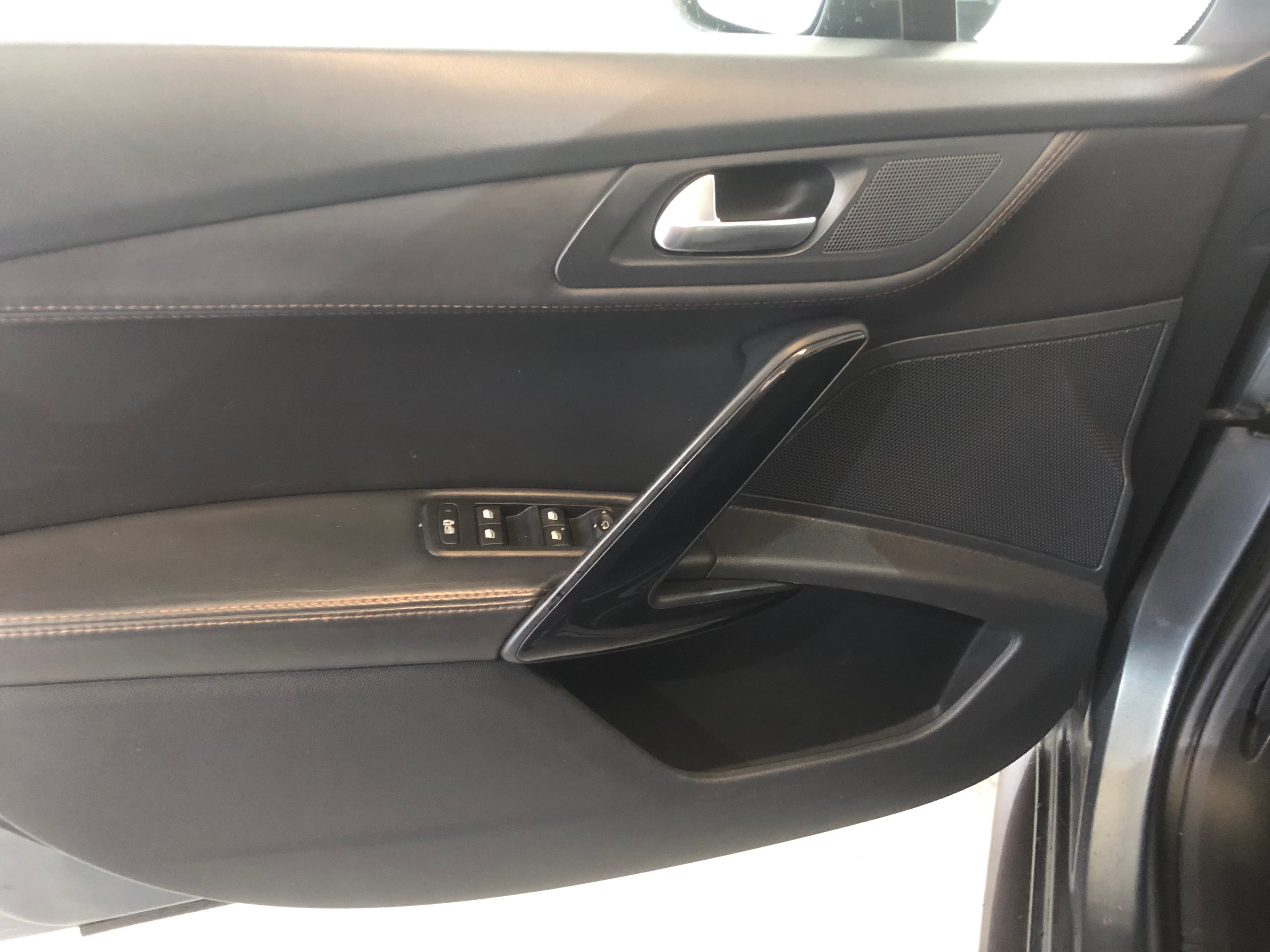 Peugeot 508 RXH Híbrido Diesel · Ano 2012 — imagem 17