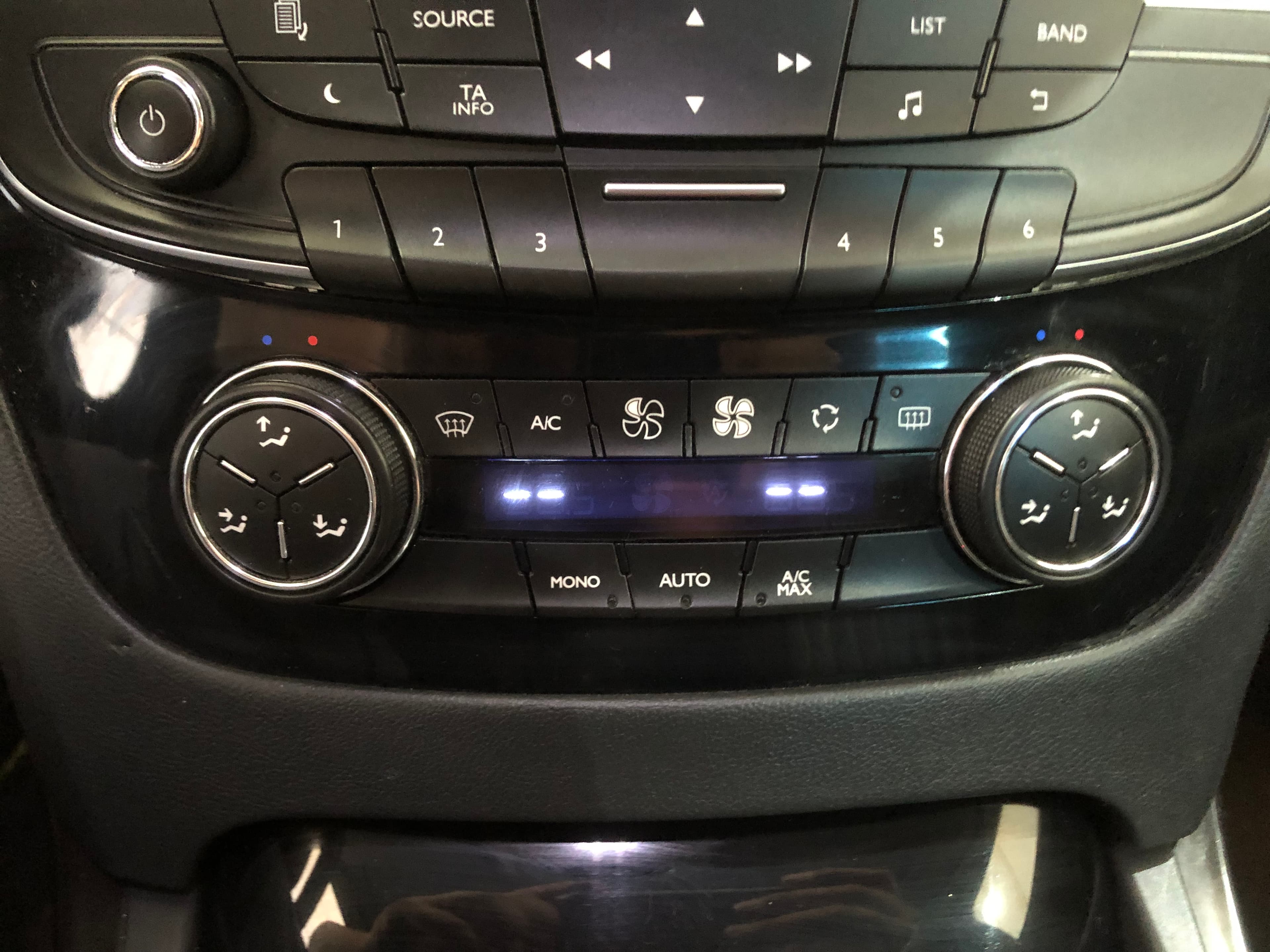 Peugeot 508 RXH Híbrido Diesel · Ano 2012 — imagem 33