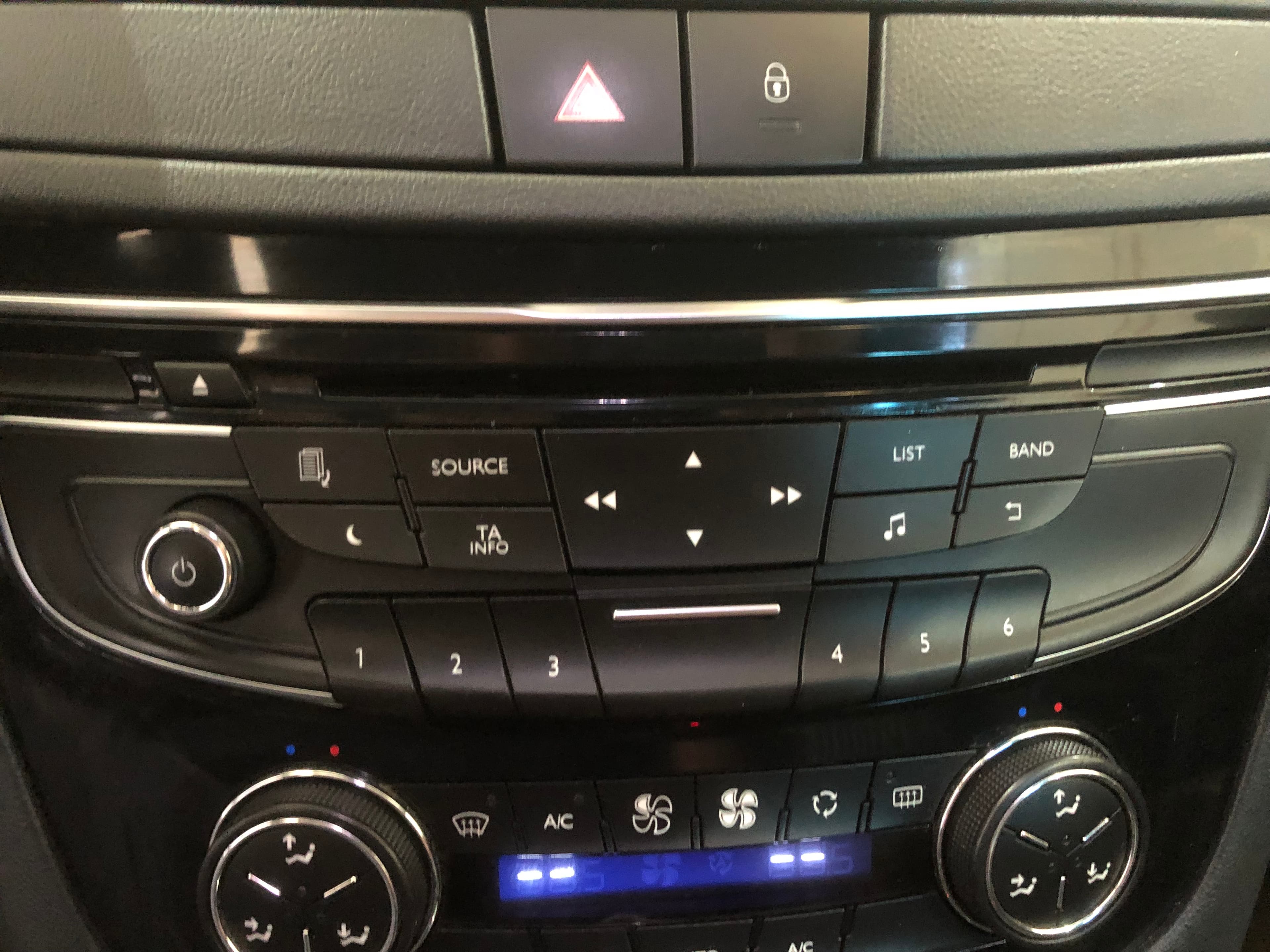 Peugeot 508 RXH Híbrido Diesel · Ano 2012 — imagem 40