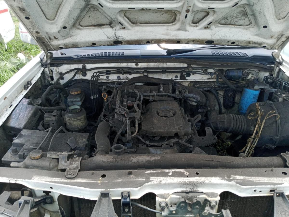 Nissan Hardbody — imagem 10