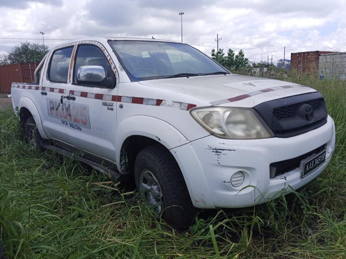 Toyota Hilux — image 1