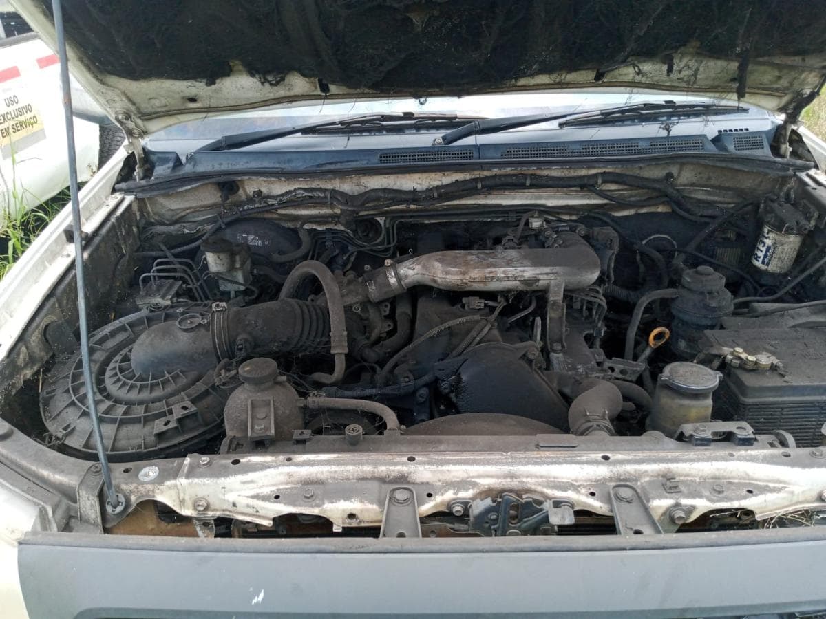 Toyota Hilux — image 6
