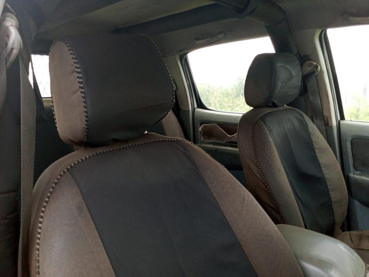 Toyota Hilux — image 2