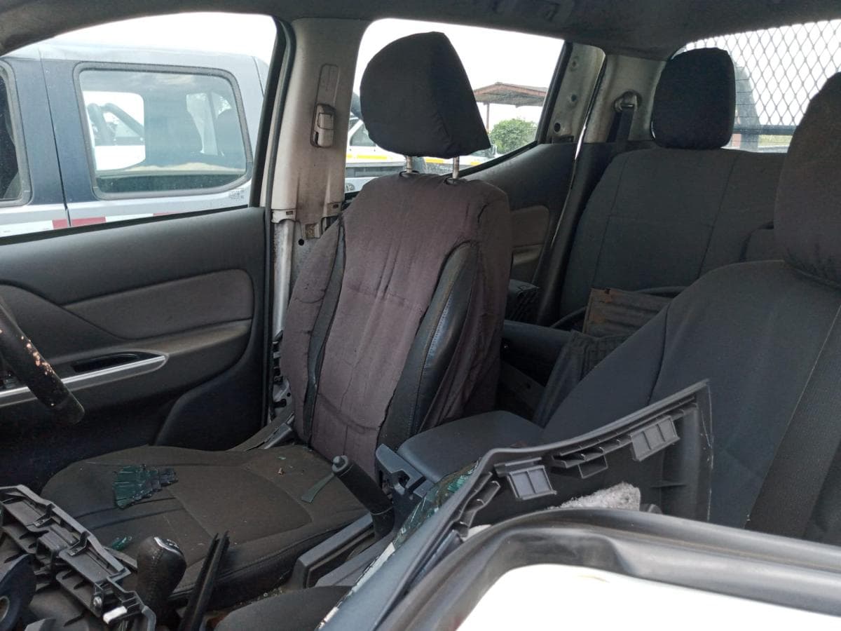 MItsubishi L200 — image 14