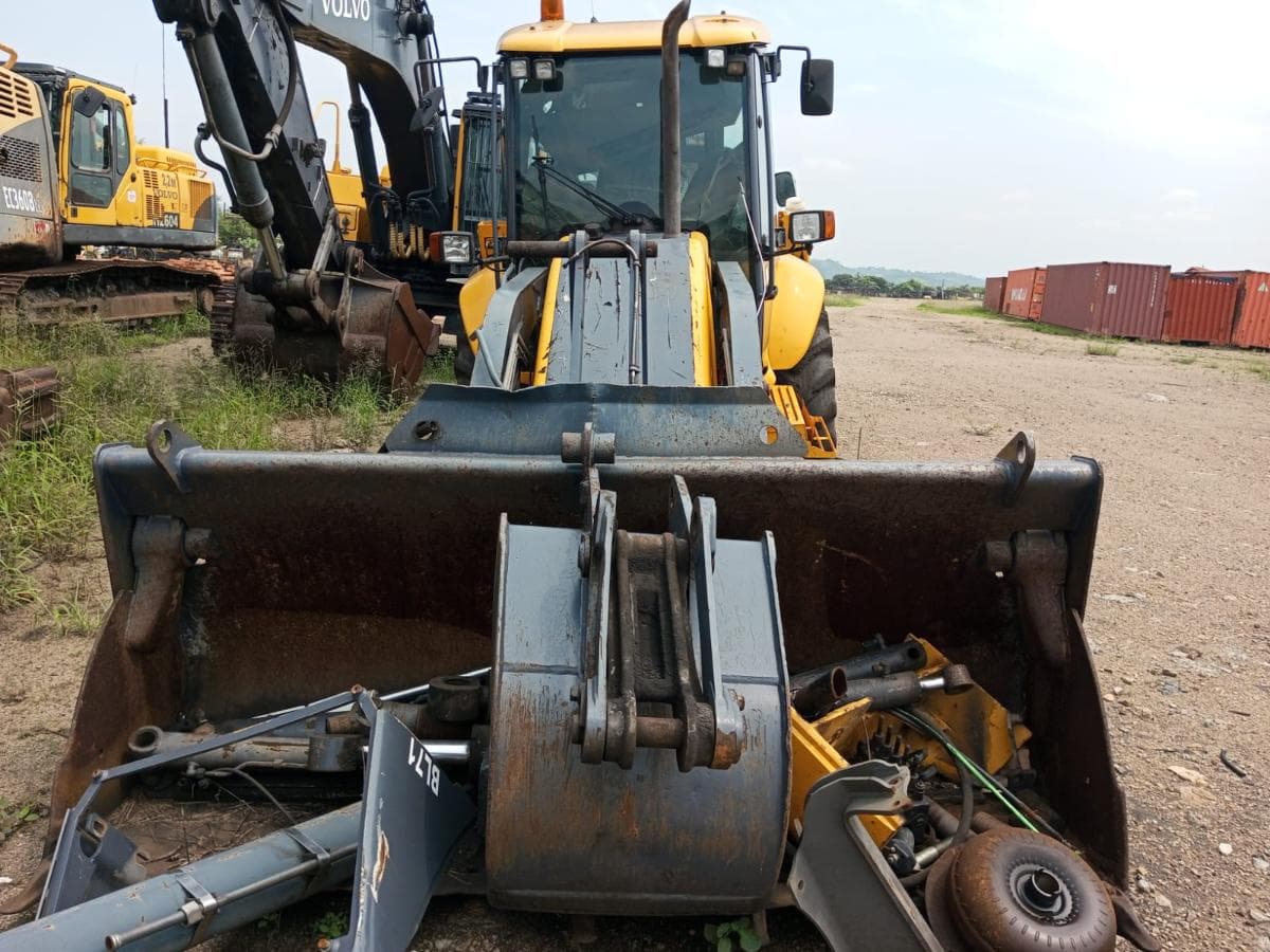Retroescavadeira Volvo Bl71 BH05297 — imagem 4