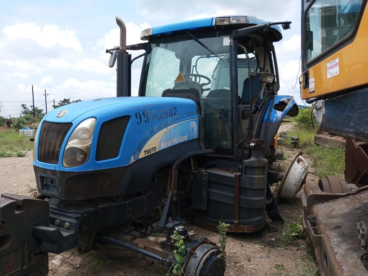 Trator New holand T6070