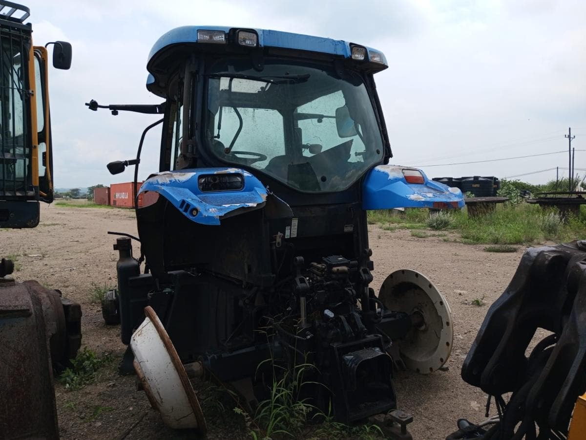 Trator New holand T6070 — image 2