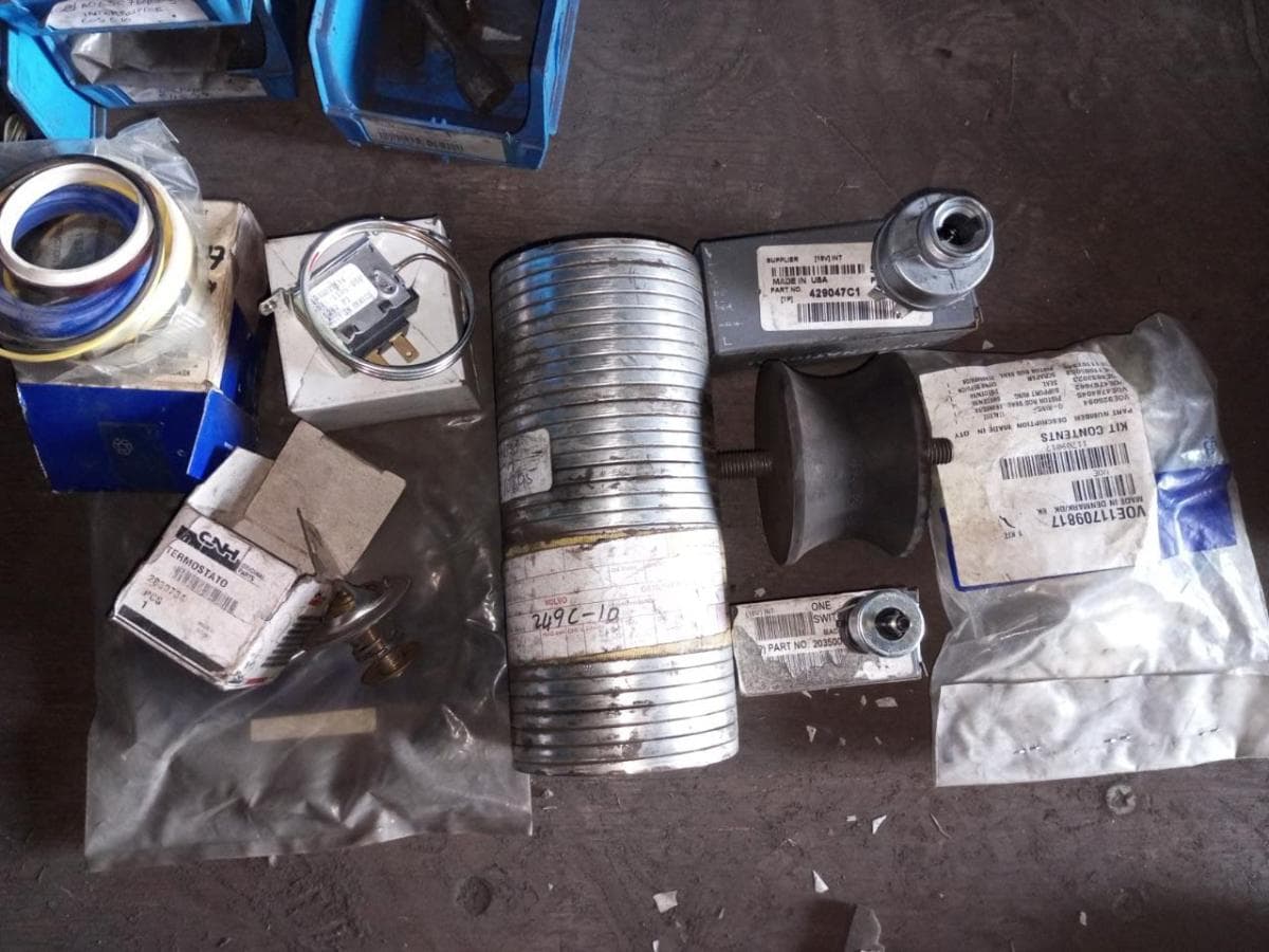 Piezas y accesorios de repuesto — imagen 1