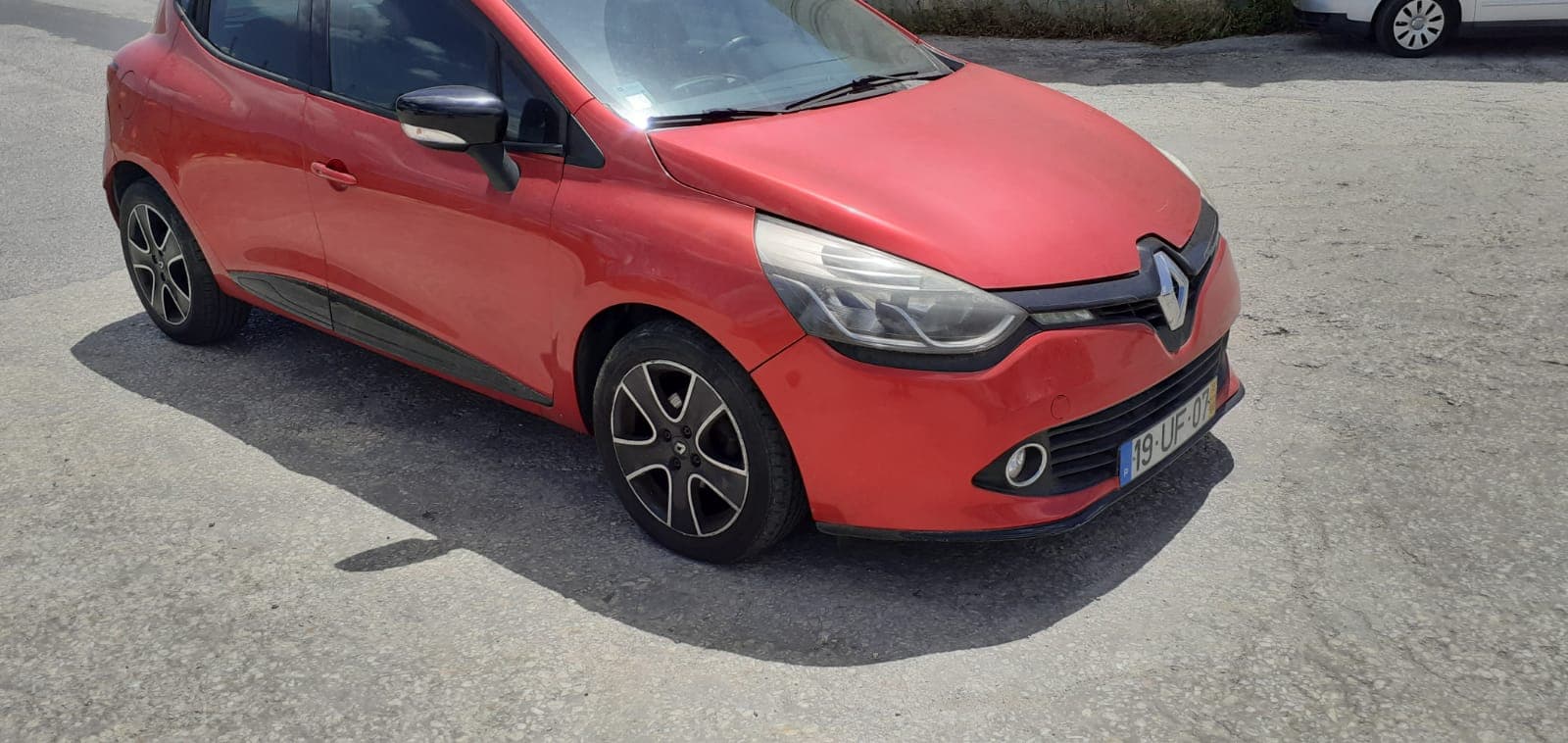 Renault Clio 1.5 DCI · Ano 2013 — imagen 2