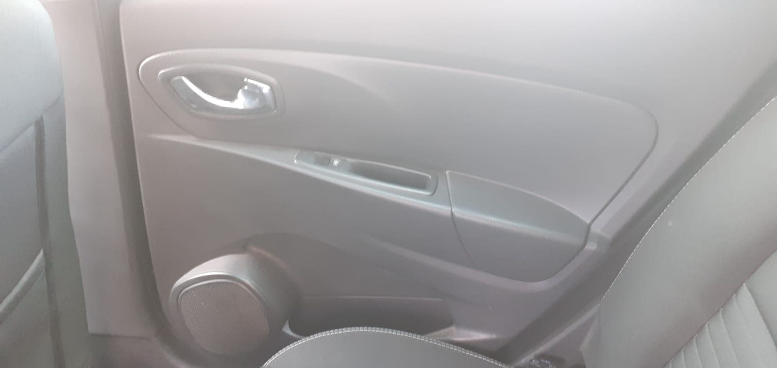Renault Clio 1.5 DCI · Ano 2013 — imagen 14