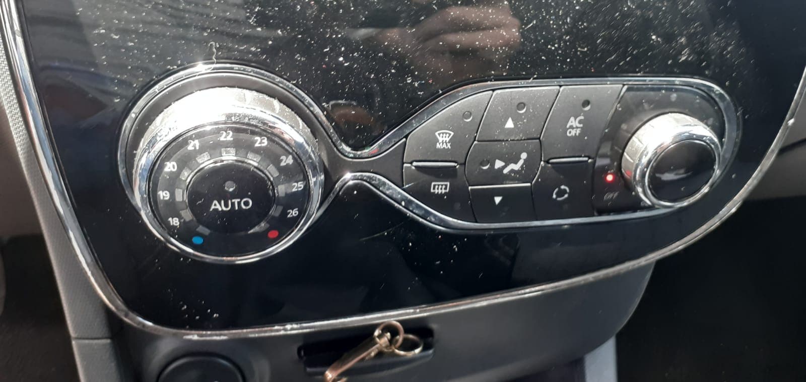 Renault Clio 1.5 DCI · Ano 2013 — imagen 18