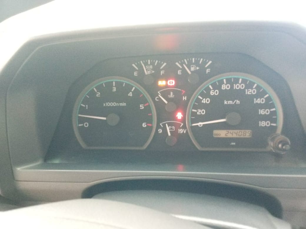 Toyota Landcruiser — image 7