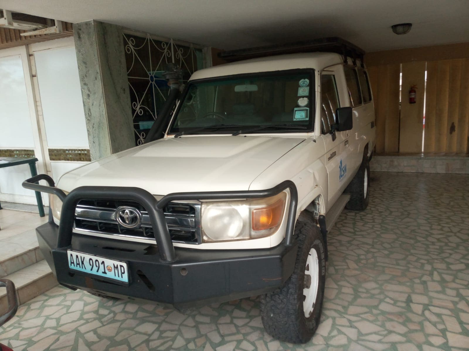 Toyota Landcruiser — image 2
