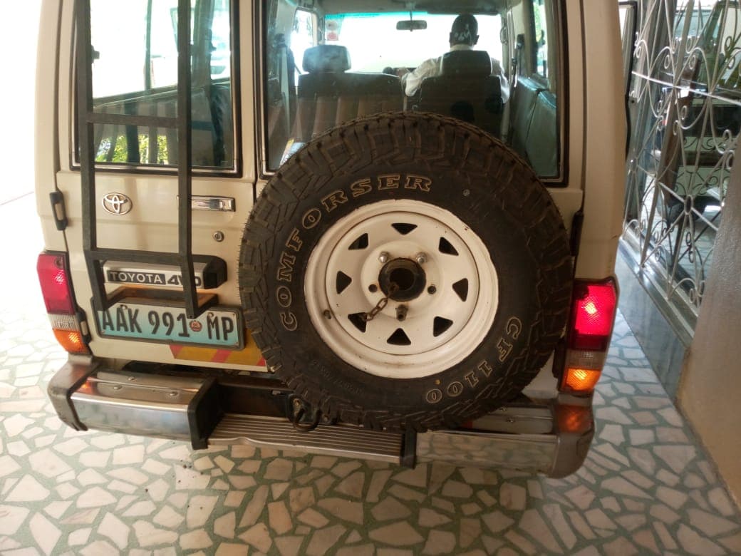 Toyota Landcruiser — image 11