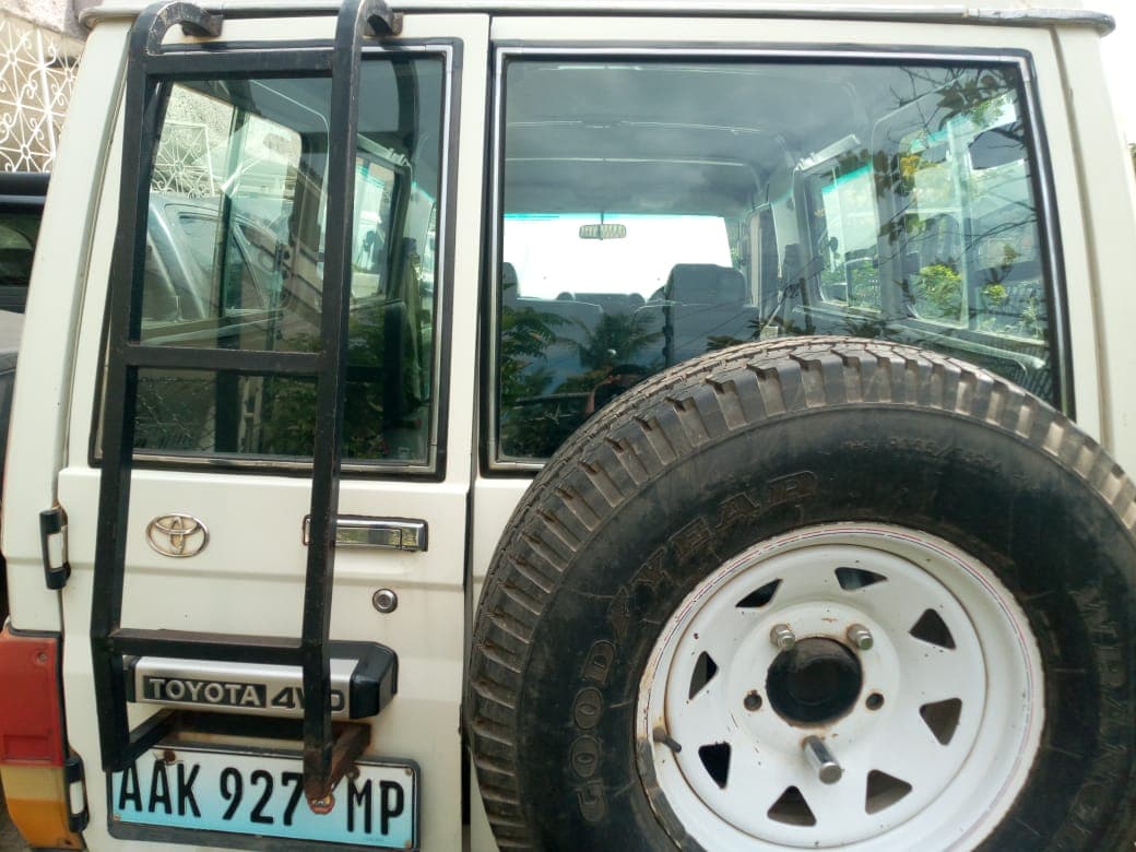 Toyota Landcruiser — imagen 9