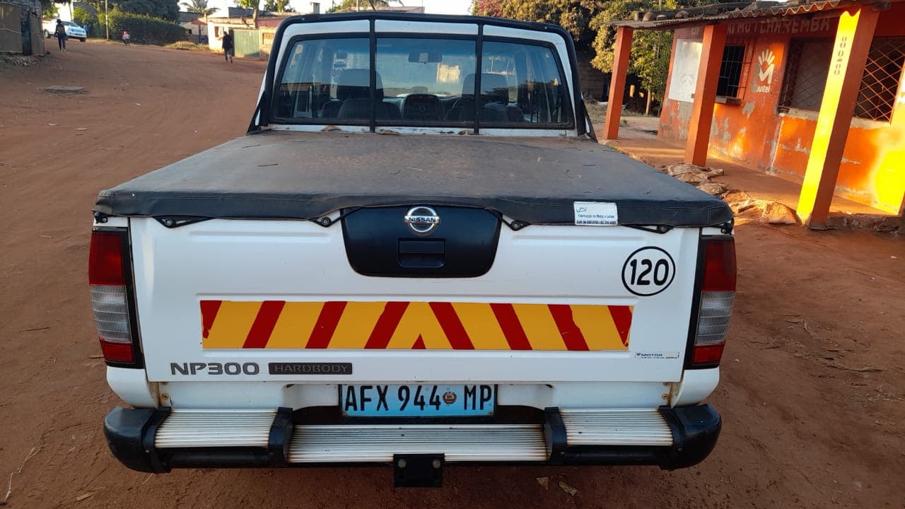 Nissan Hardbody 2.95m · Ano 2017 — image 6