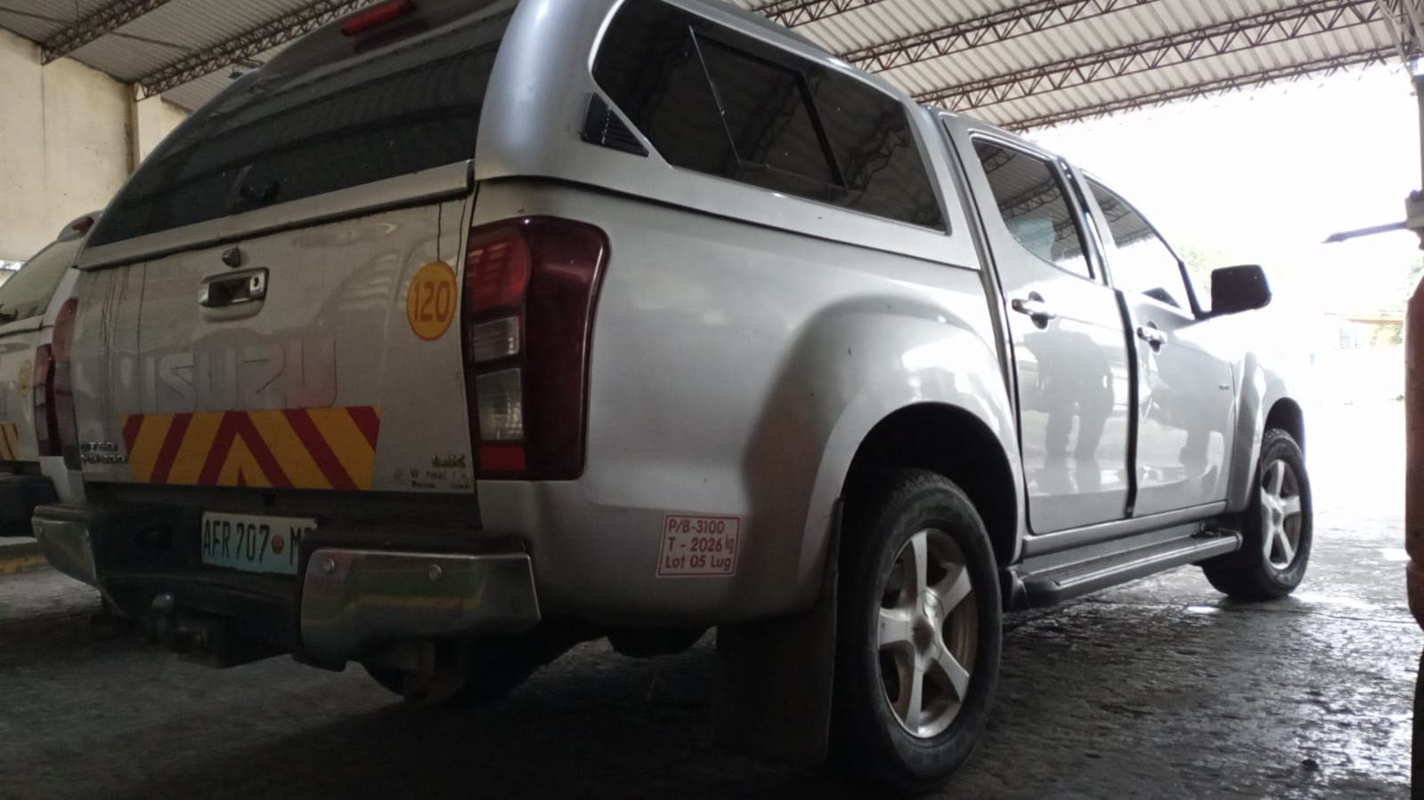 ISUZU KB 300D — imagen 8