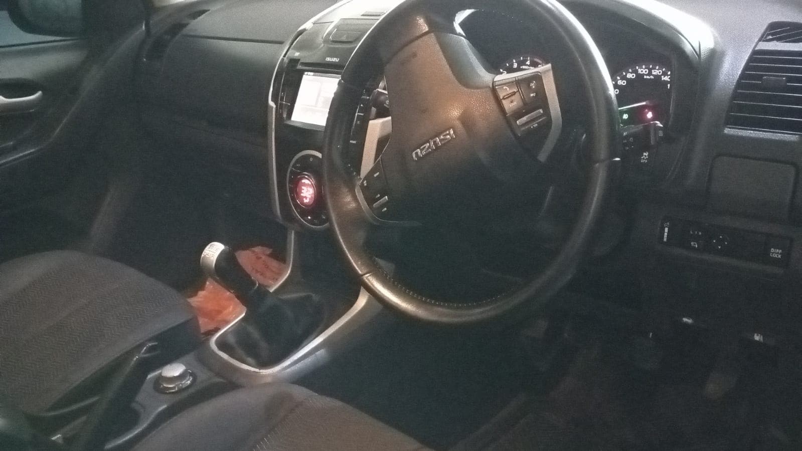 ISUZU KB 300D — imagen 5