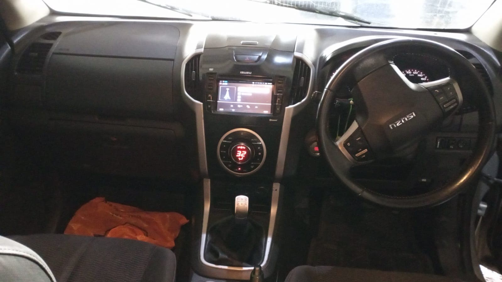 ISUZU KB 300D — imagen 6