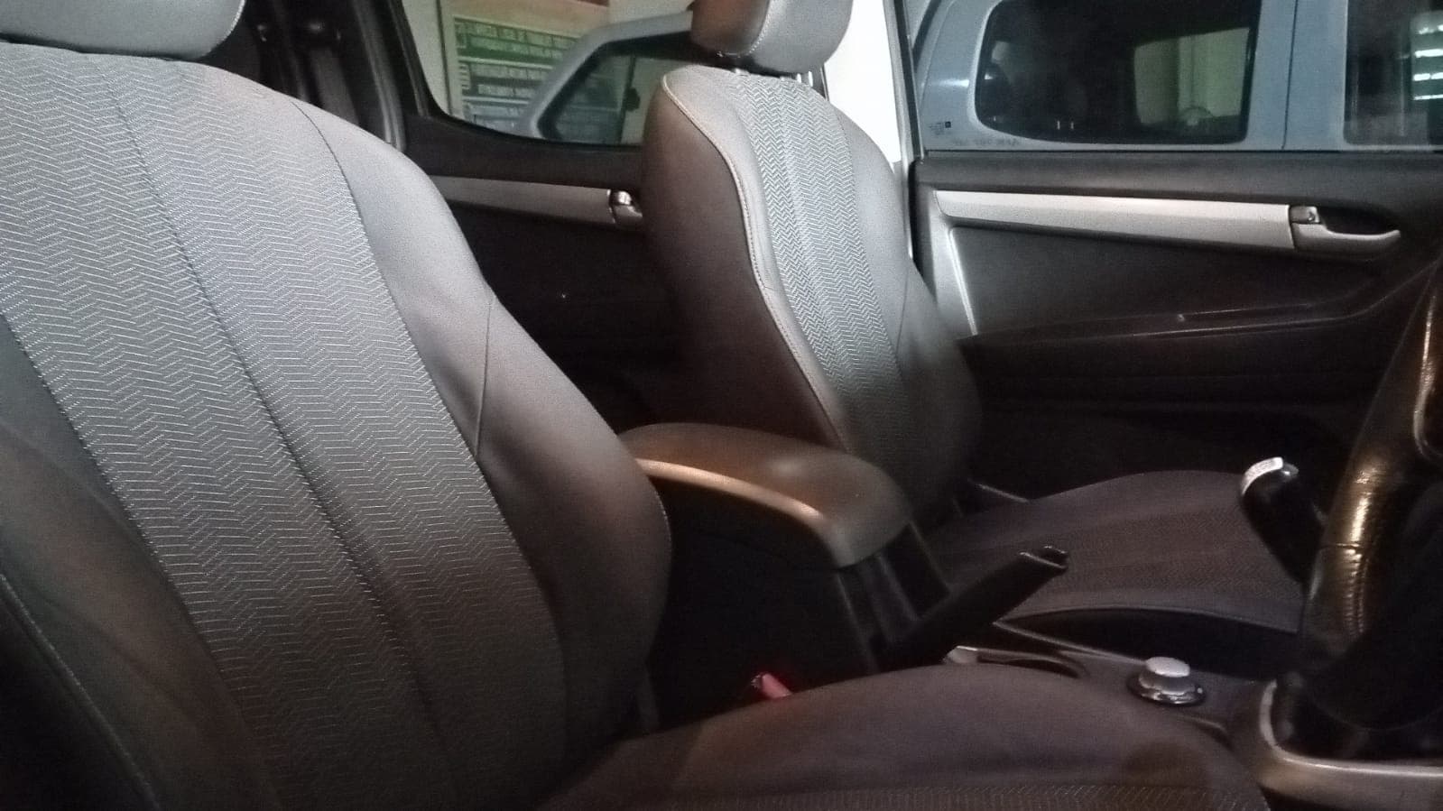 ISUZU KB 300D — imagen 7