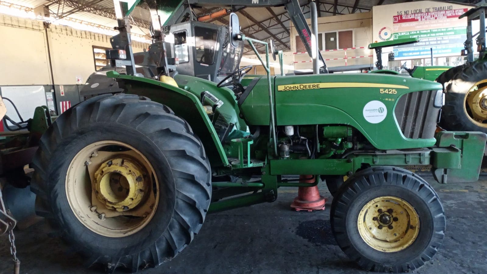Trator John Deere — imagen 3