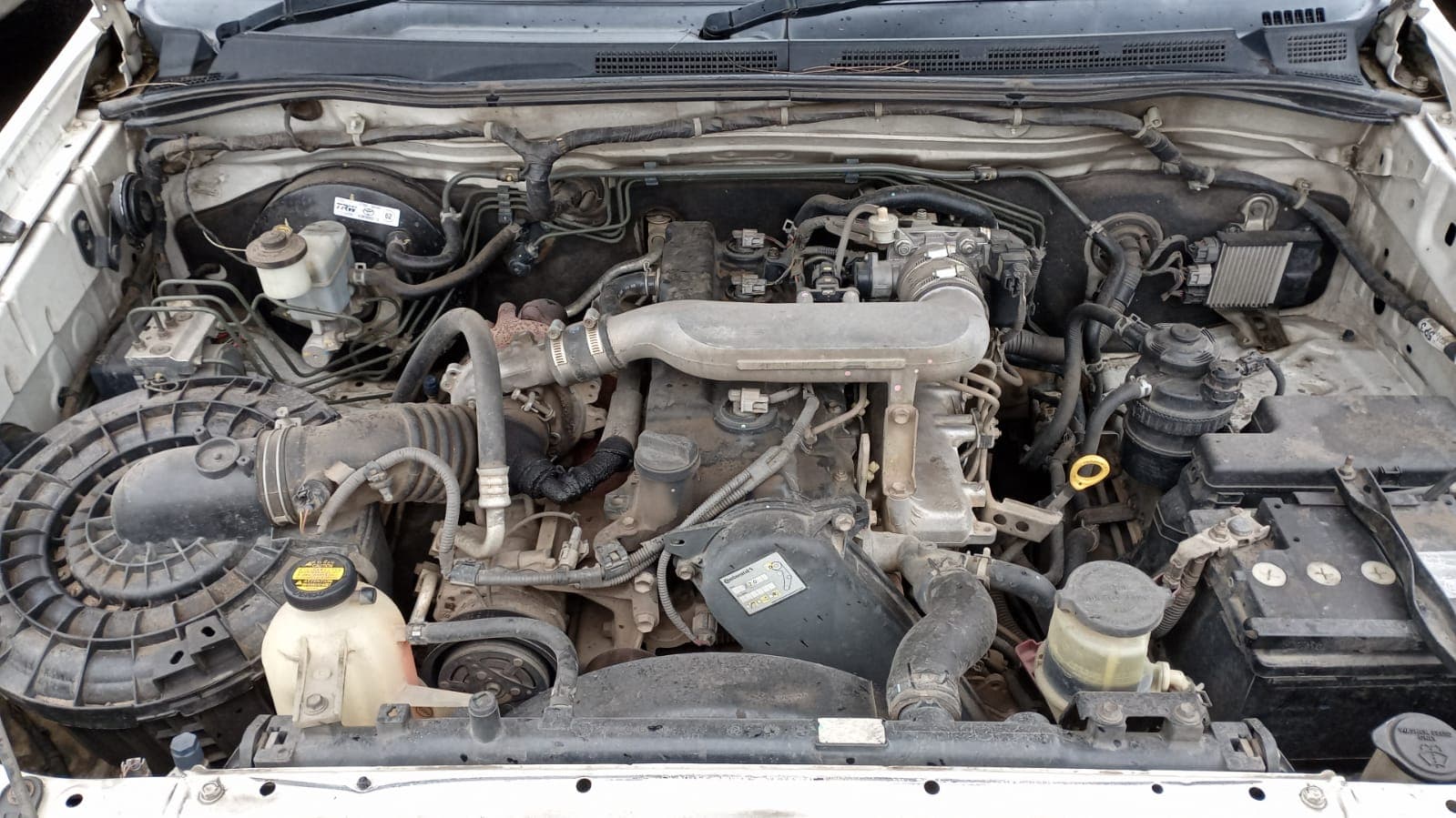 Toyota Hilux — image 2