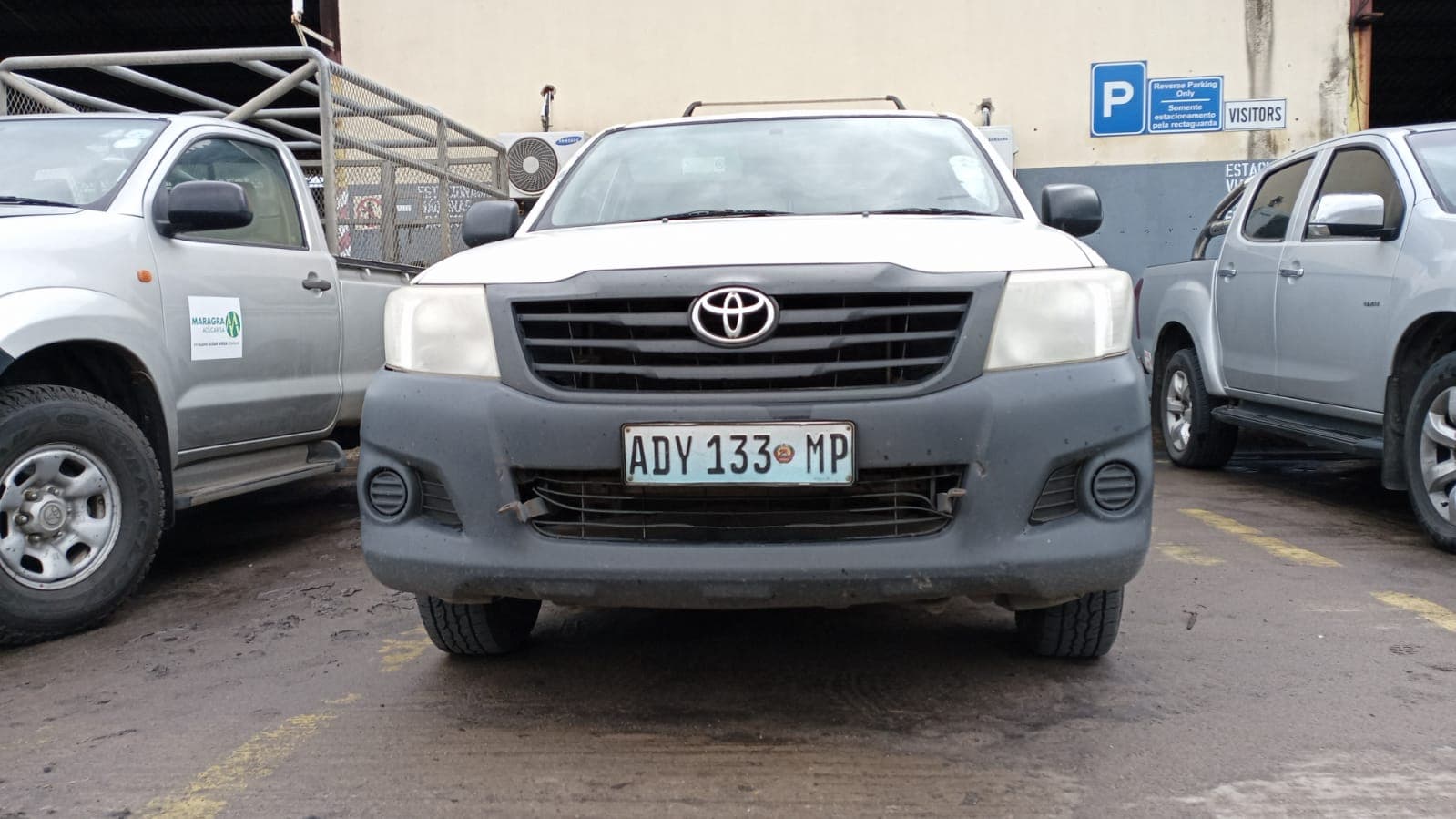 Toyota Hilux — image 5
