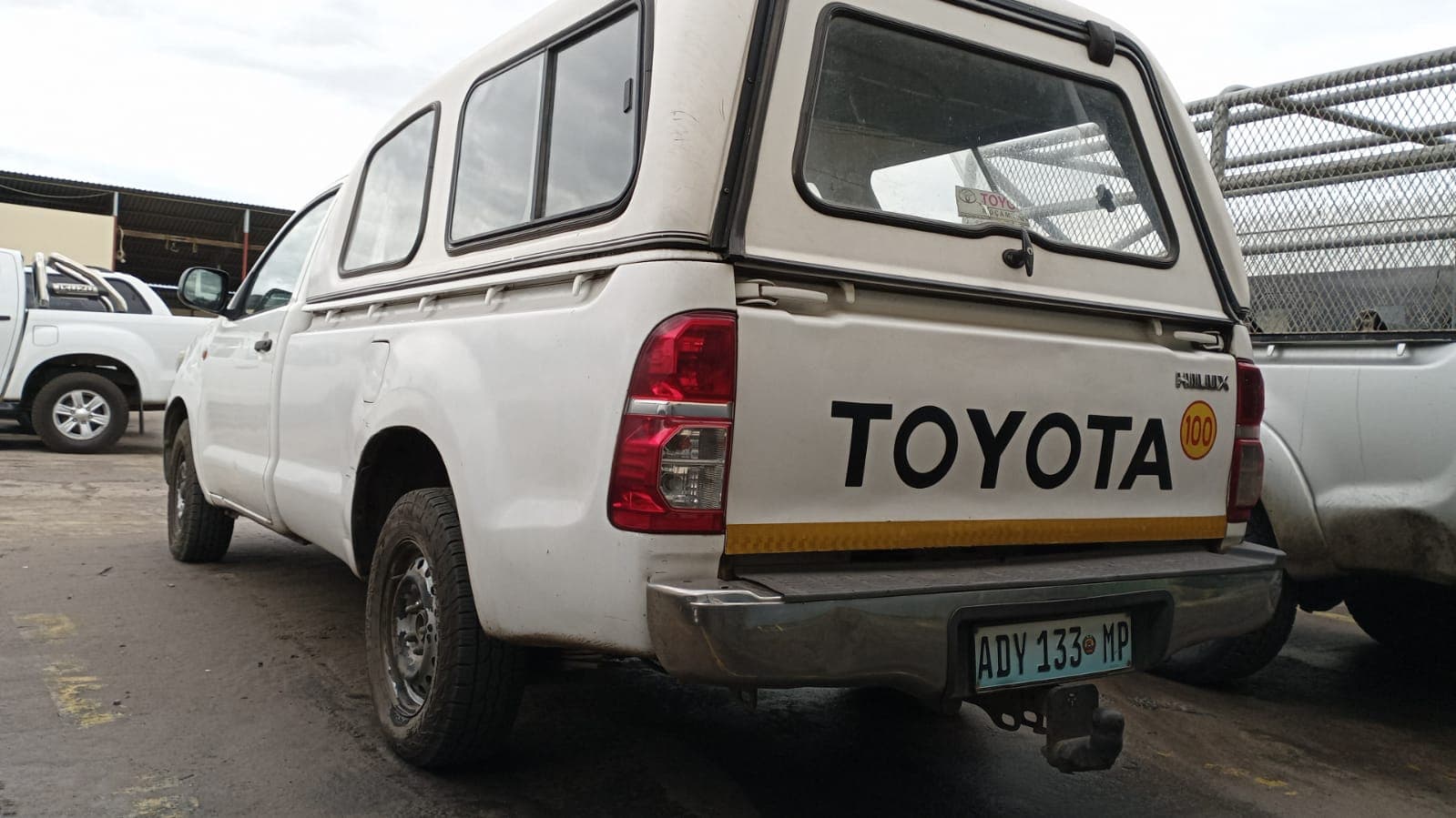 Toyota Hilux — image 6