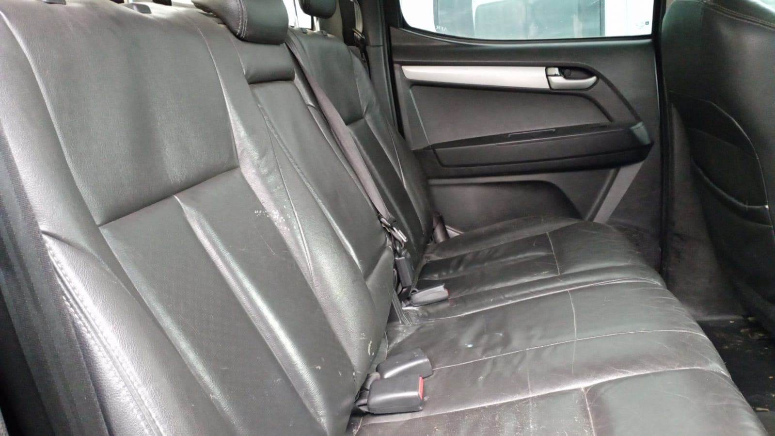 ISUZU KB 300 DTEQ — imagem 9
