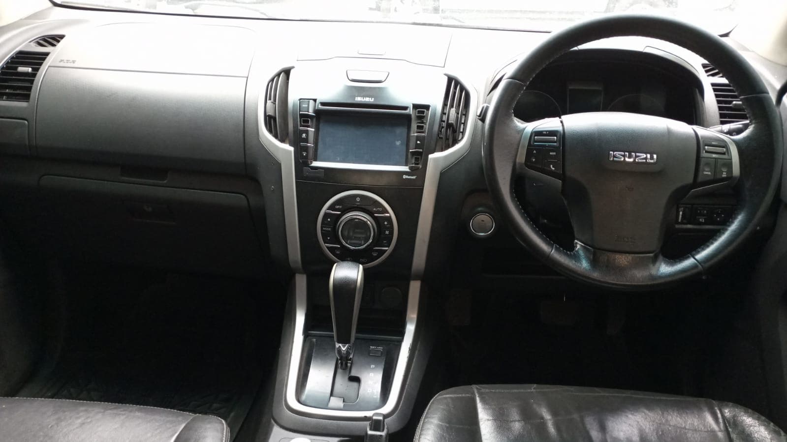ISUZU KB 300 DTEQ — imagem 8