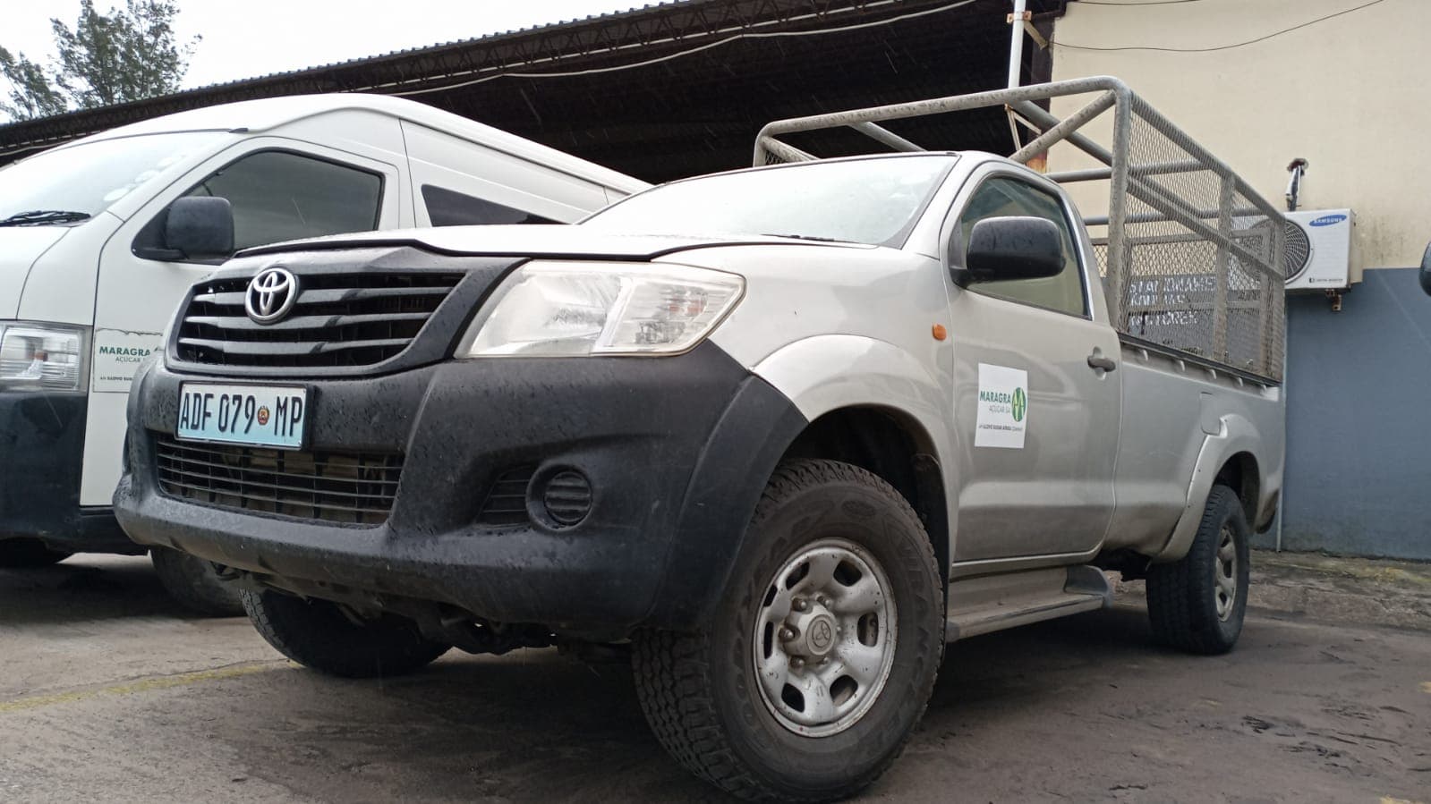 Toyota Hilux — image 2