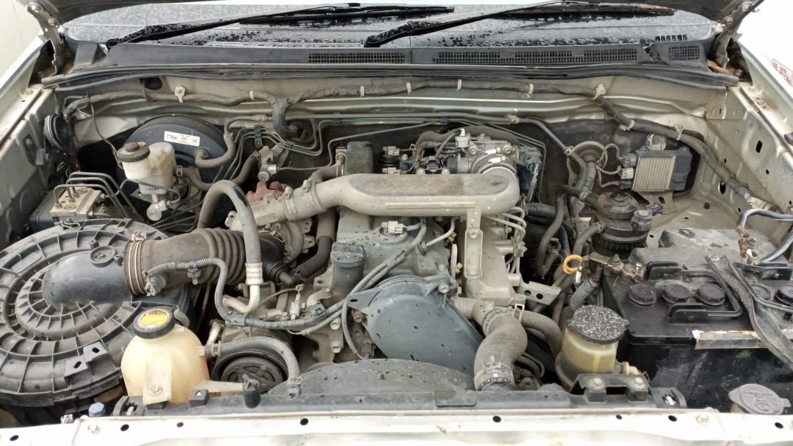 Toyota Hilux — image 7