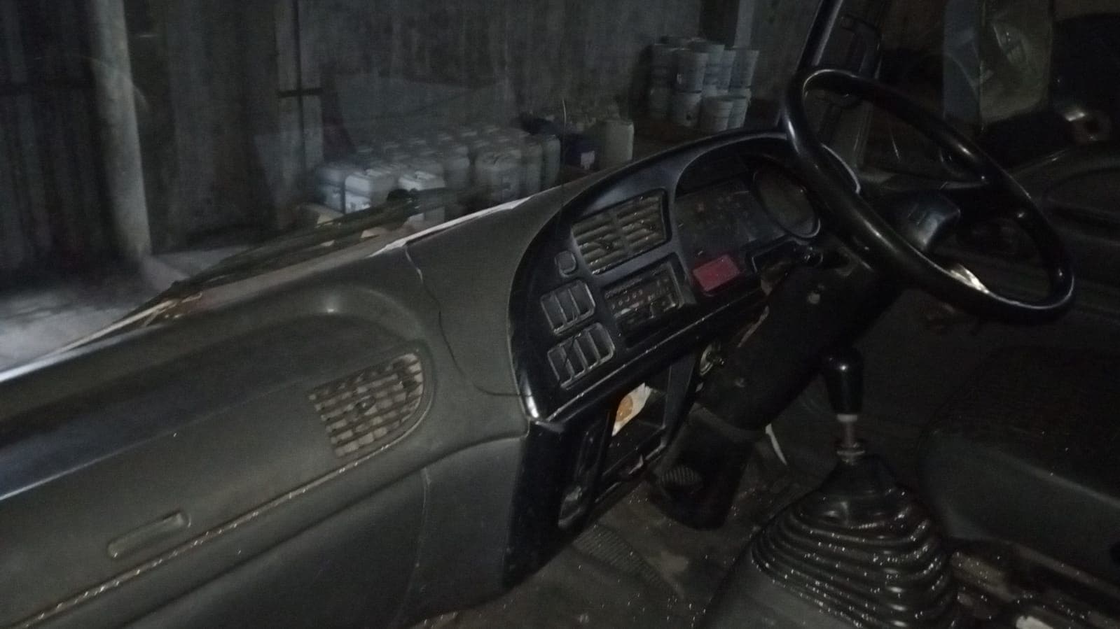 Camião ISUZU FTR800 — image 3