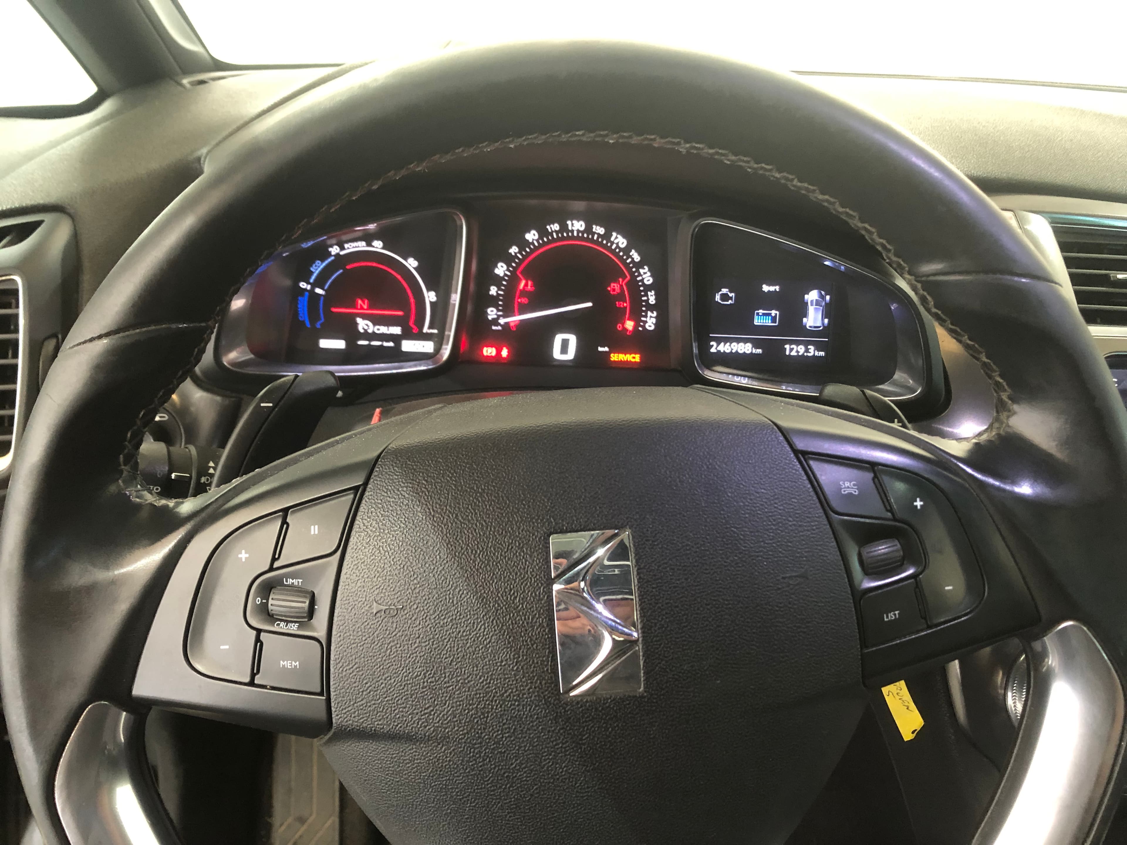 Citroën DS5 Hybrid · Ano 2012 — imagem 36