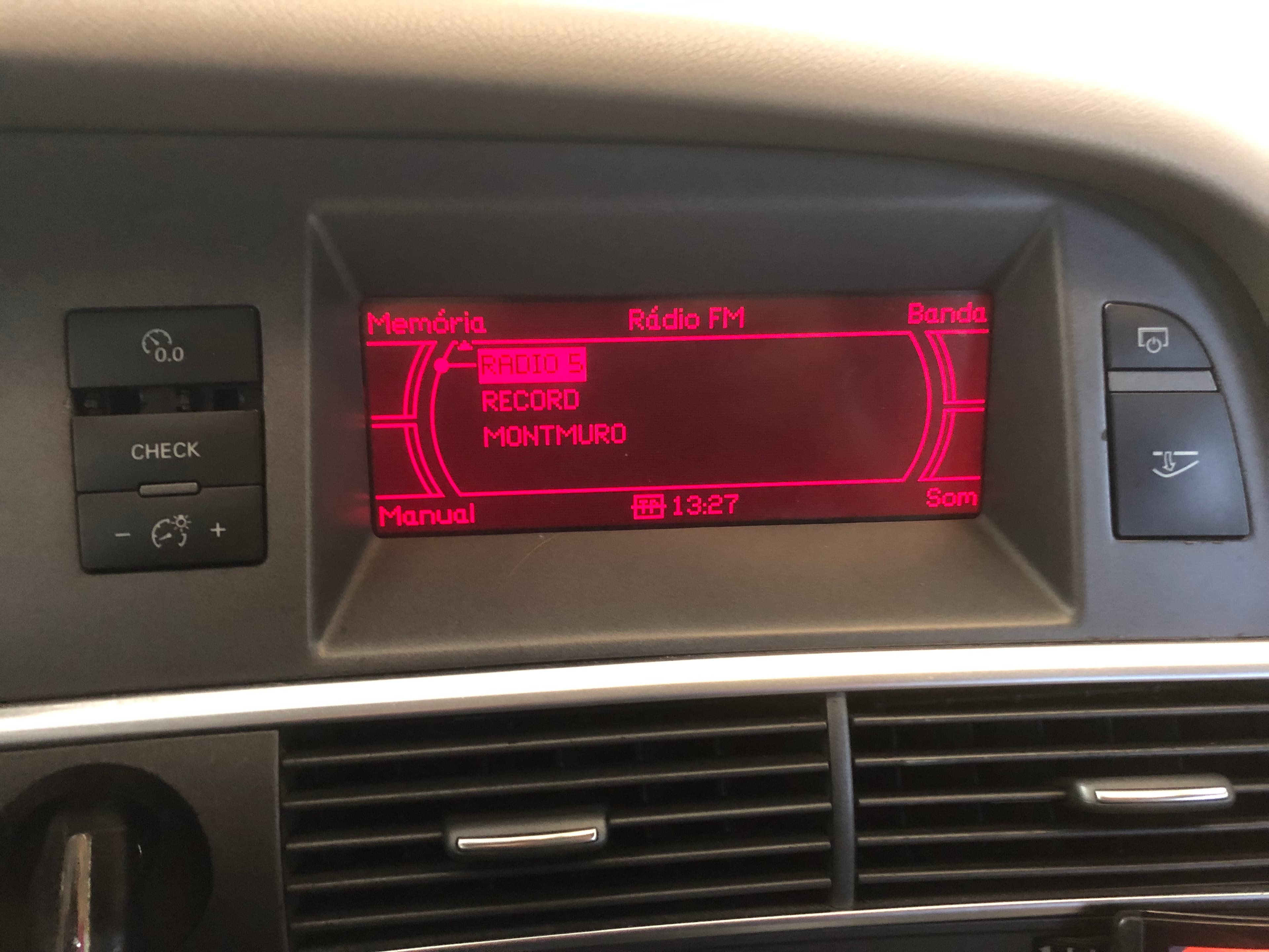 Audi A6 2.0 TDI · Ano 2005 — imagen 33