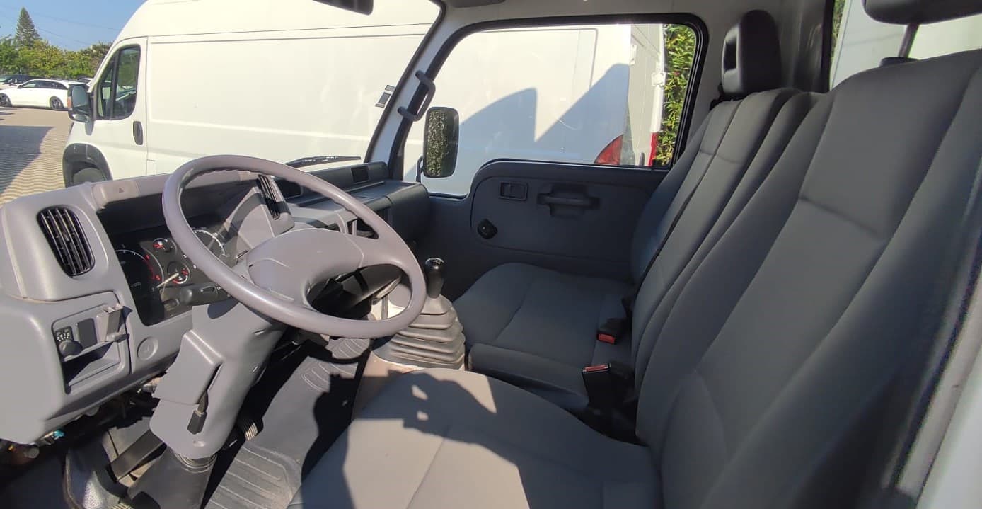 Nissan Cabstar — image 7