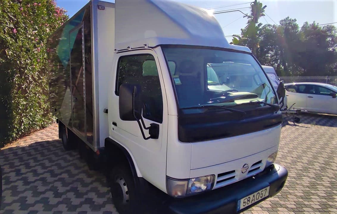 Nissan Cabstar — image 2