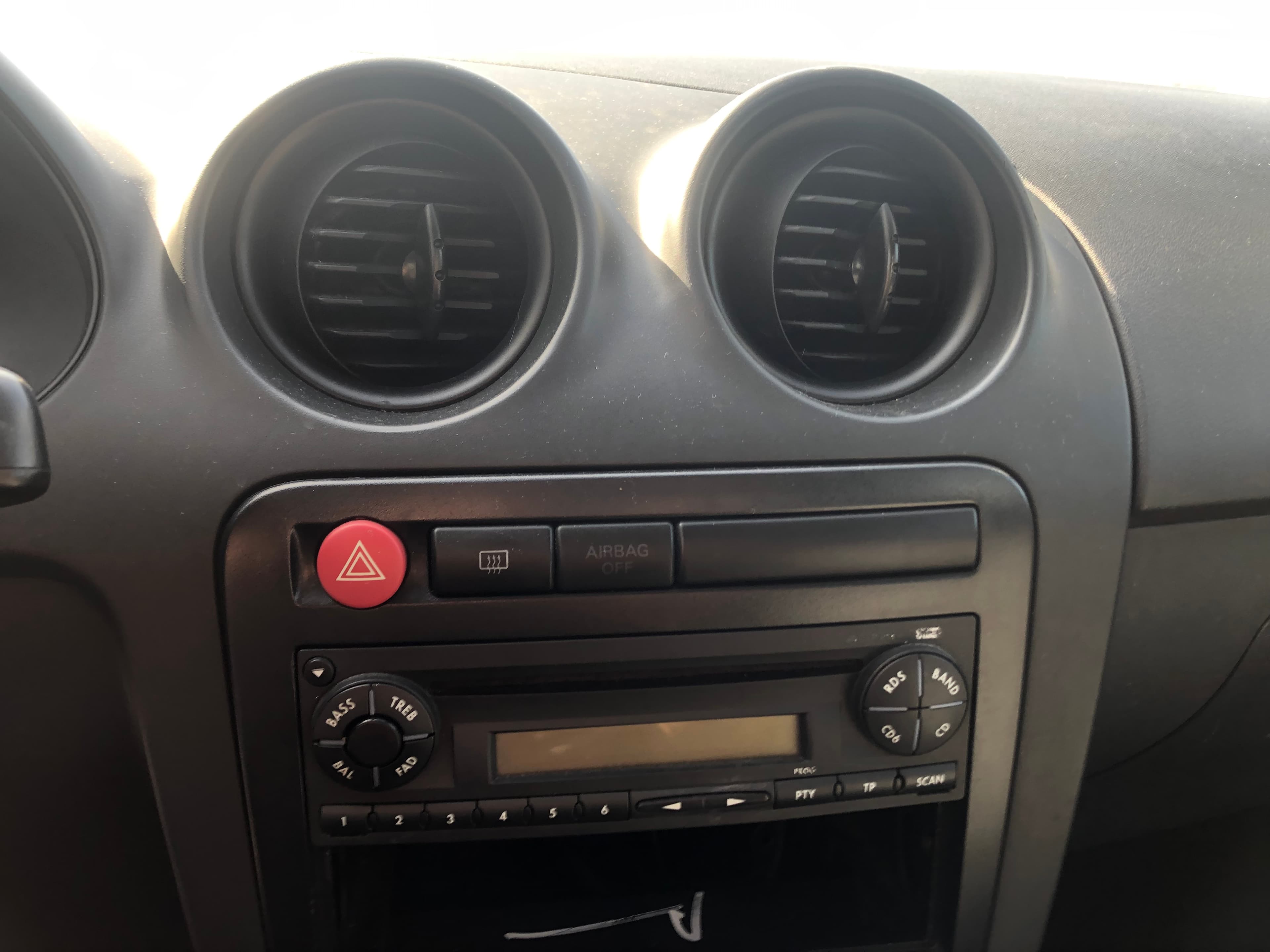 Seat Ibiza · Ano 2005 — image 36