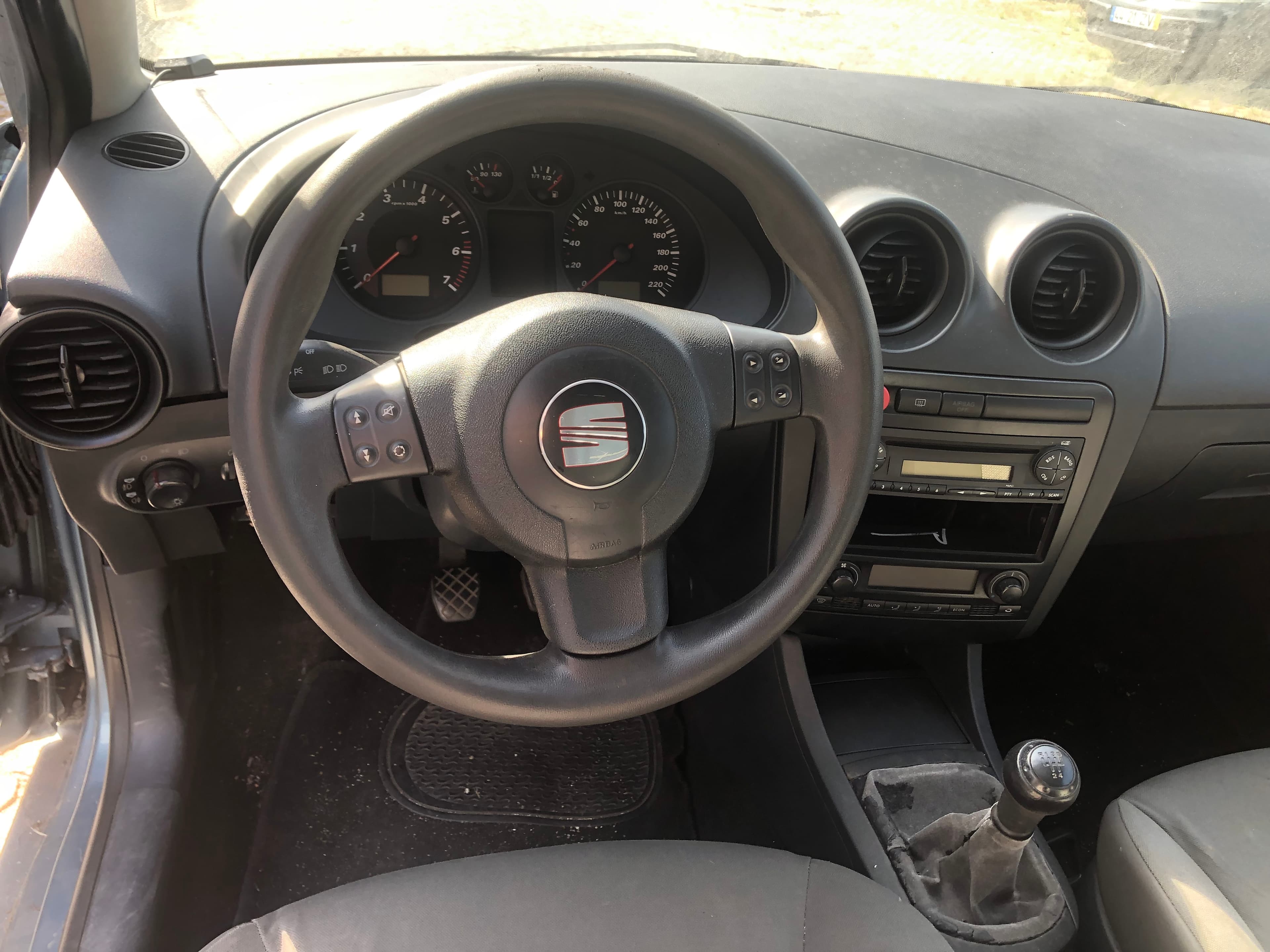 Seat Ibiza · Ano 2005 — image 27