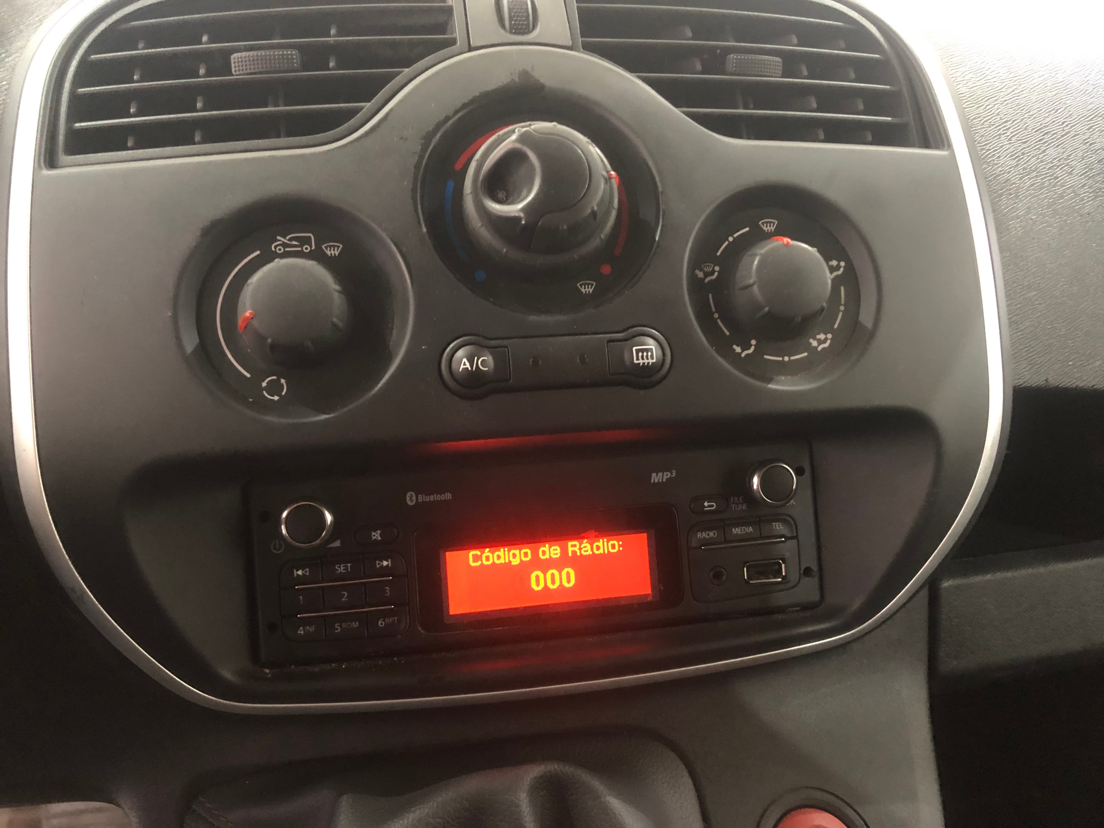 Renault Kangoo · Ano 2017 — imagen 32