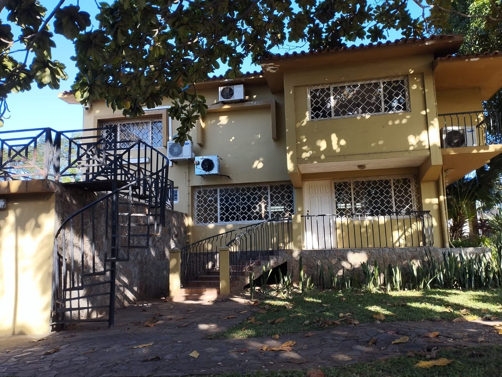 Moradia duplex T4 equipada — imagem 63