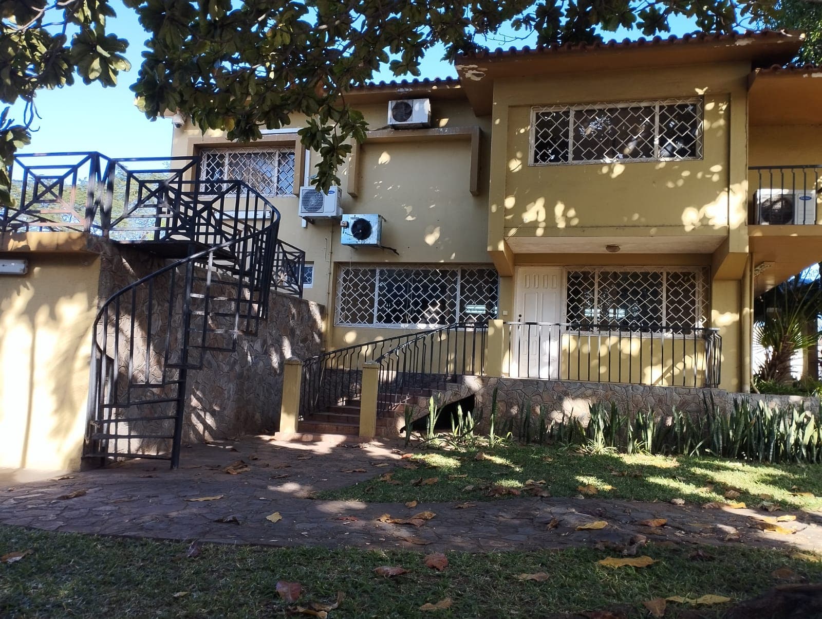 Moradia duplex T4 equipada — imagem 29