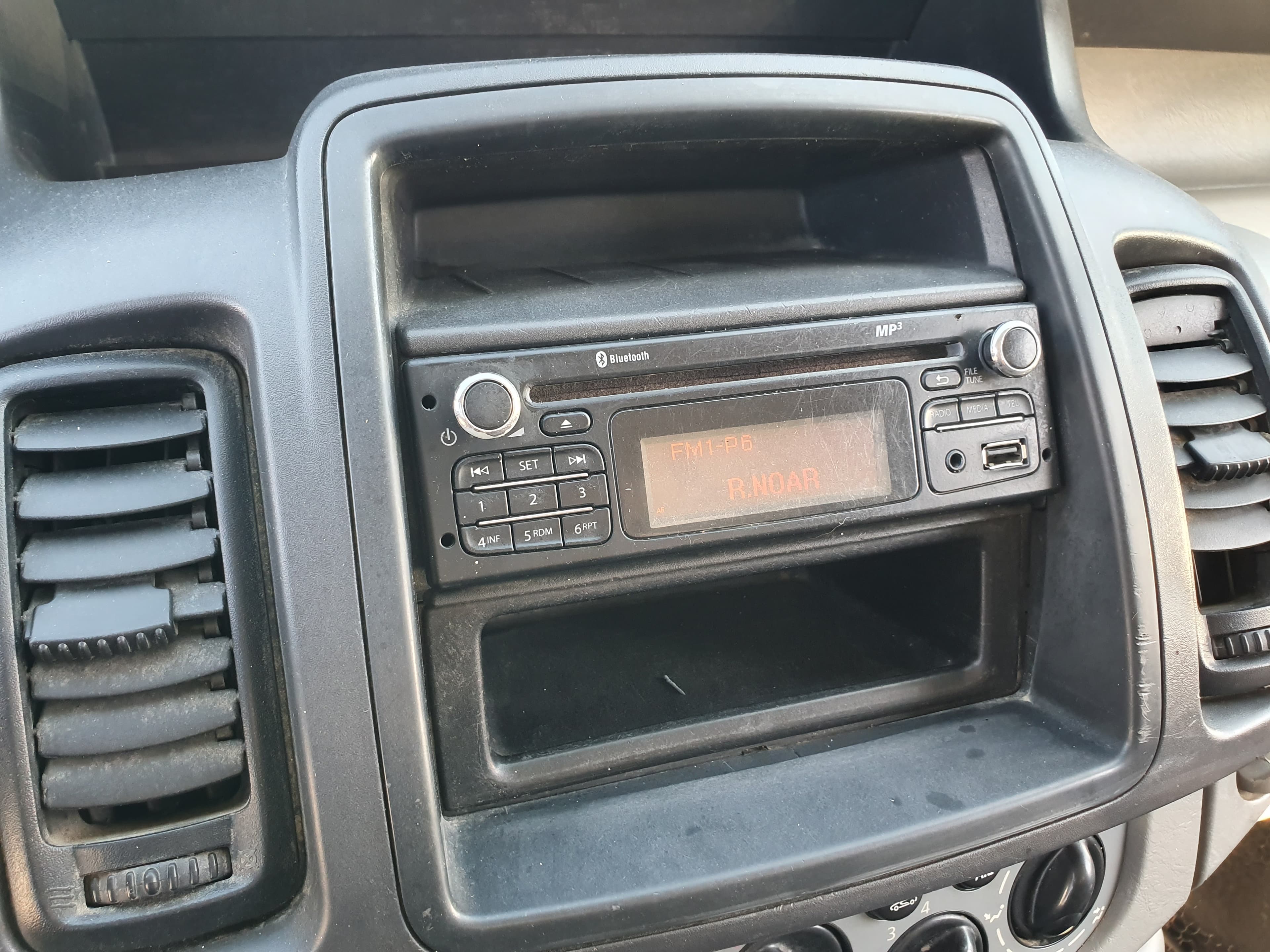 Renault Trafic · Ano 2014 — imagem 25