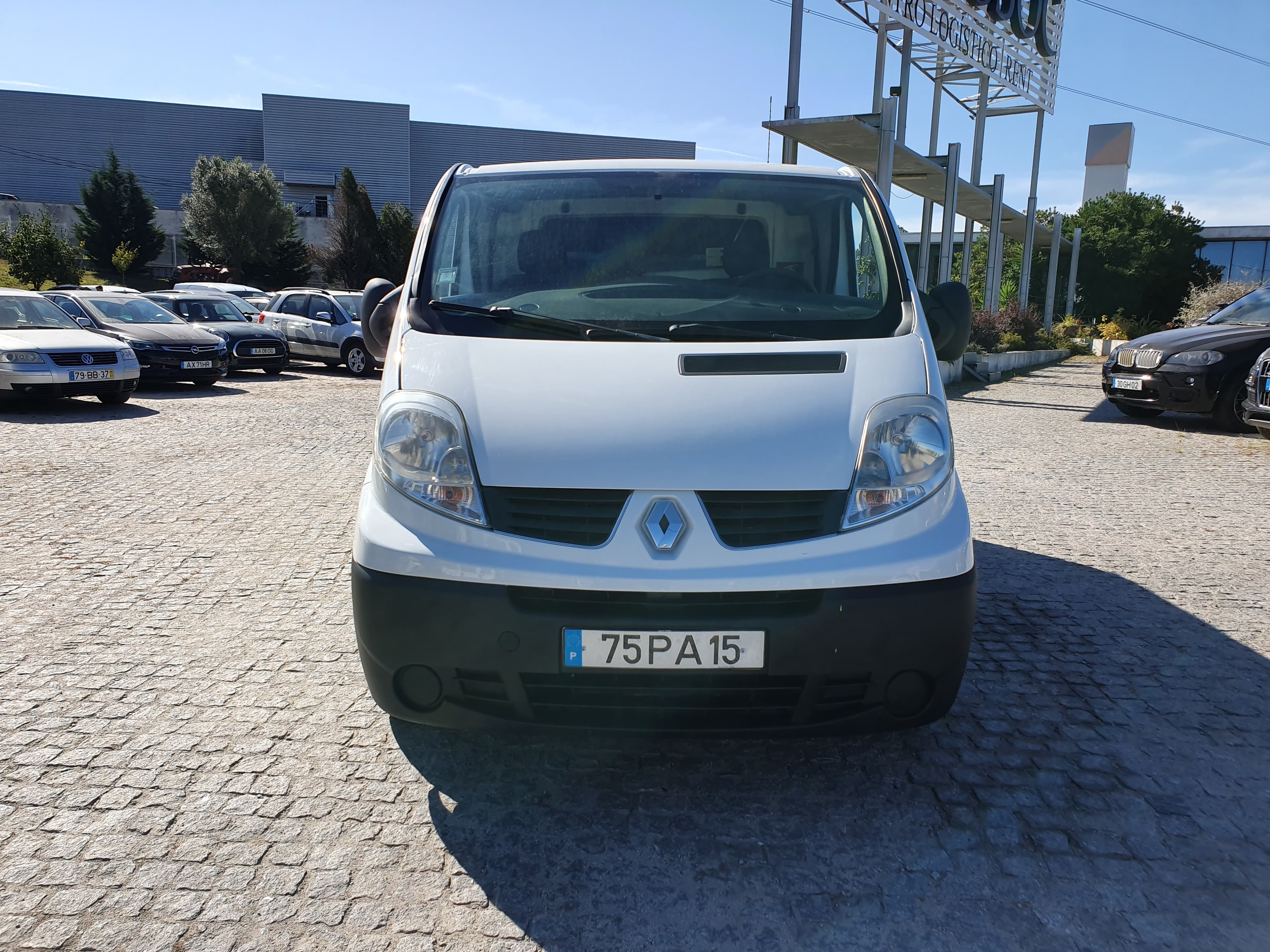 Renault Trafic · Ano 2014 — imagem 2