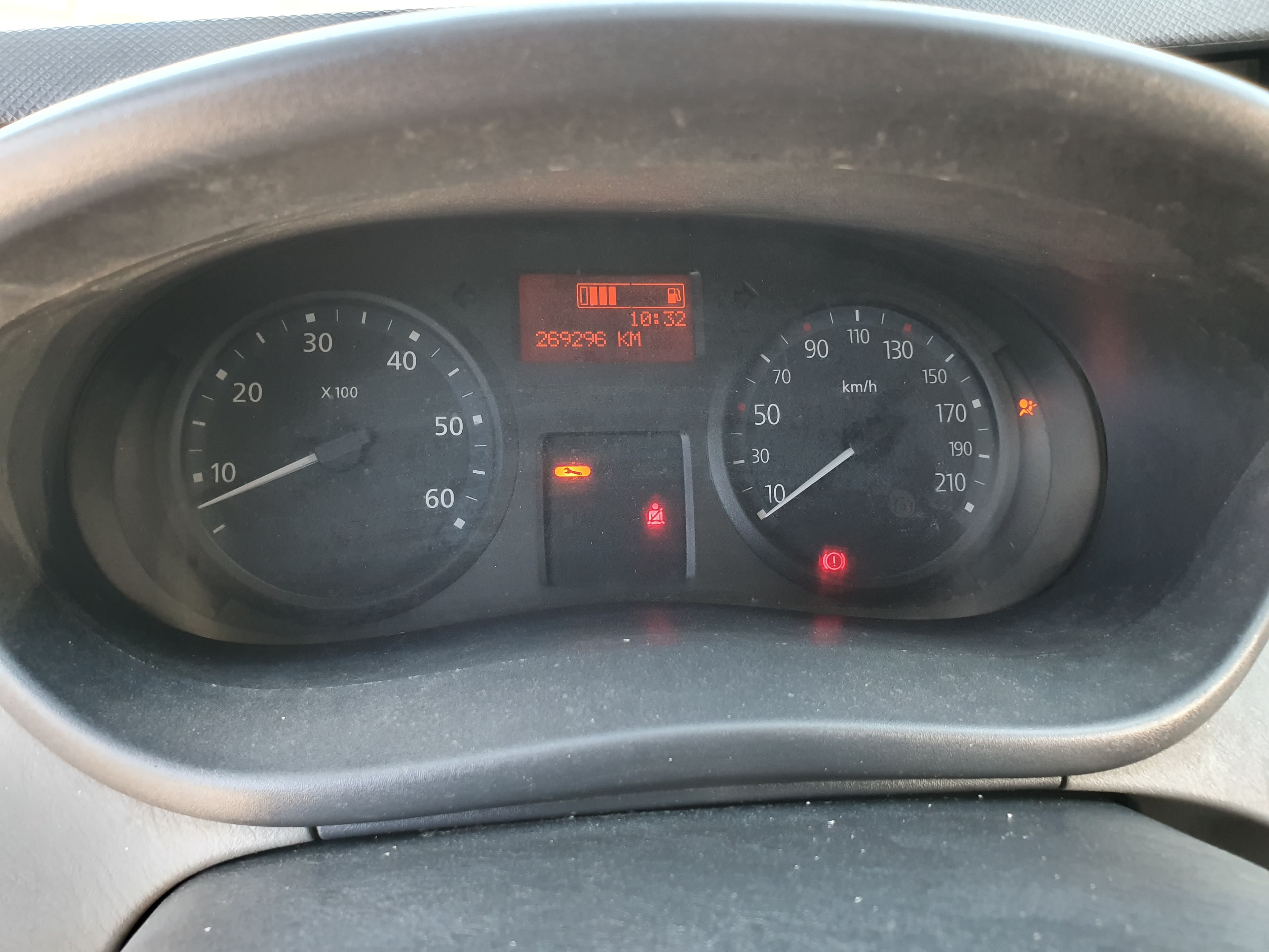 Renault Trafic · Ano 2014 — imagem 22
