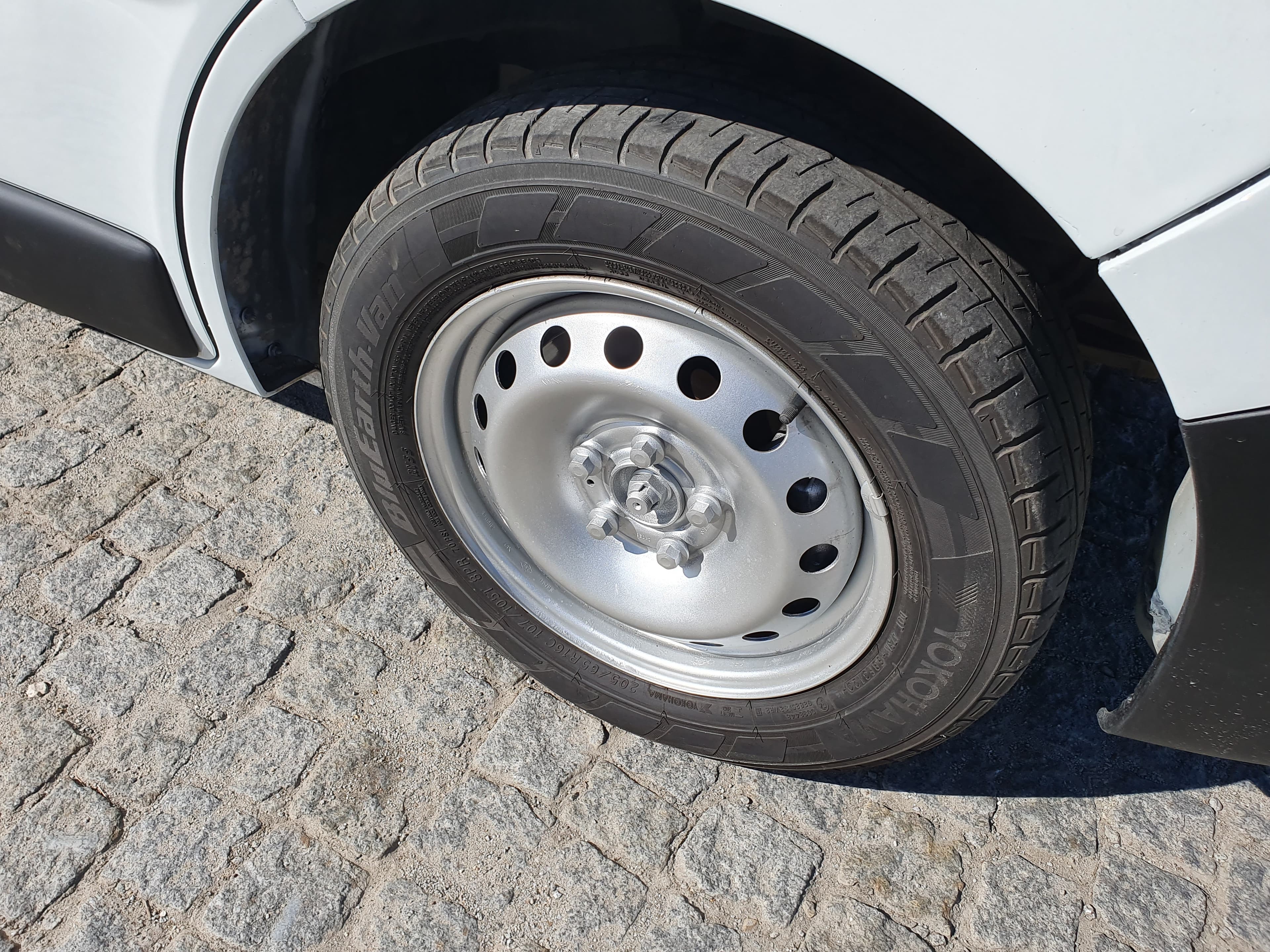 Renault Trafic · Ano 2014 — imagem 9