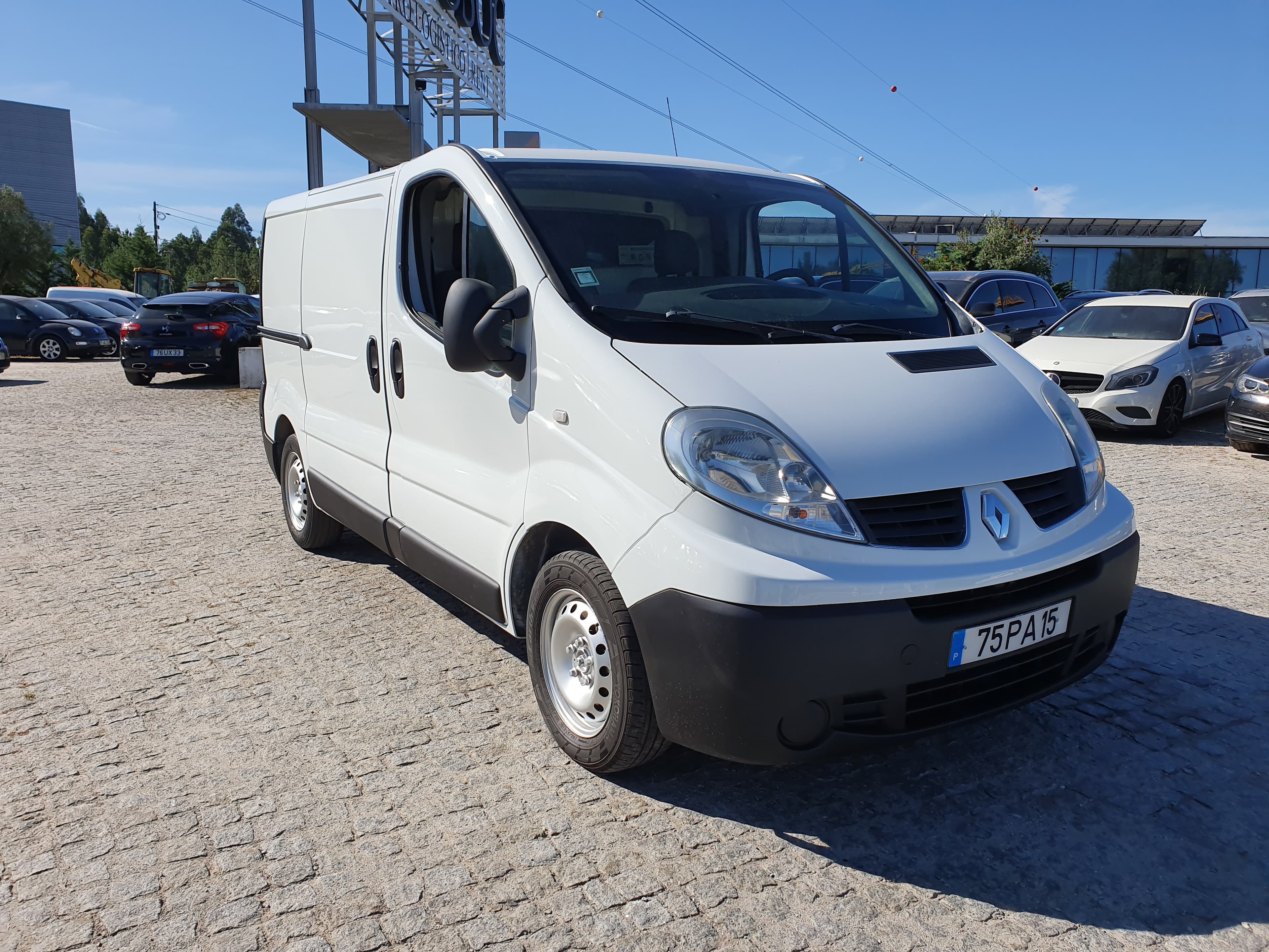Renault Trafic · Ano 2014 — imagem 1