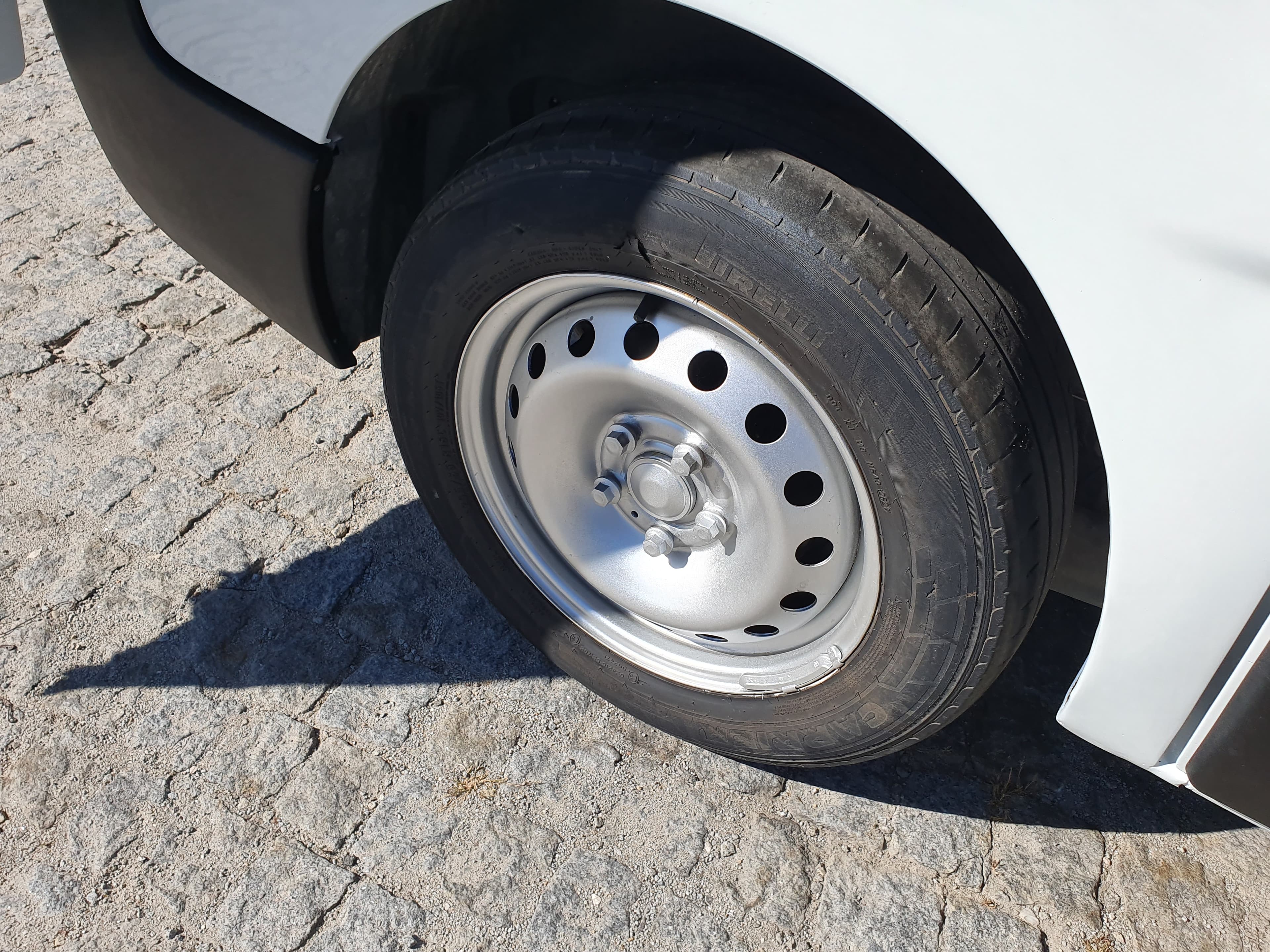 Renault Trafic · Ano 2014 — imagem 10
