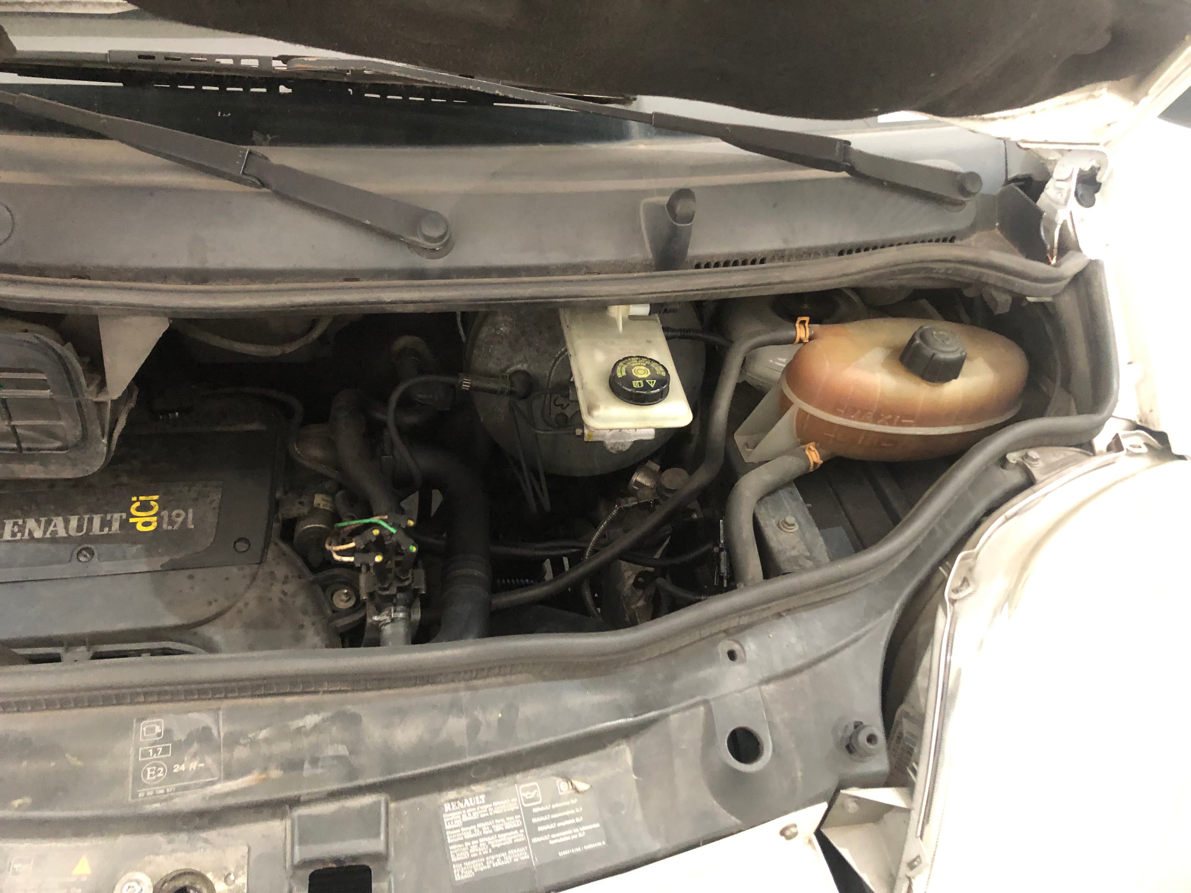 Renault Trafic 1.9 DCI — imagen 11